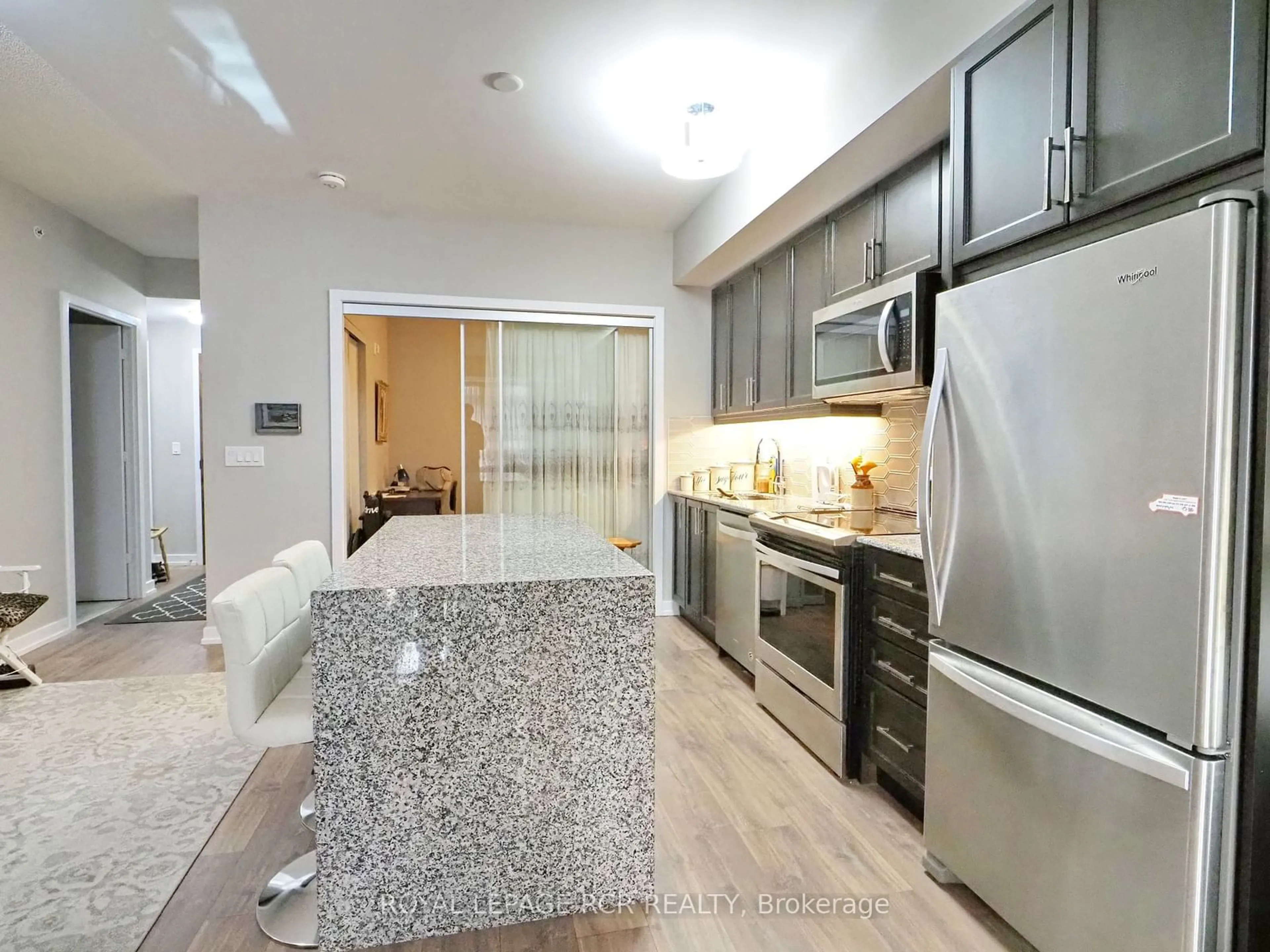 Open concept kitchen, ceramic/tile floor for 50 Ann St #208, Caledon Ontario L7E 1B9