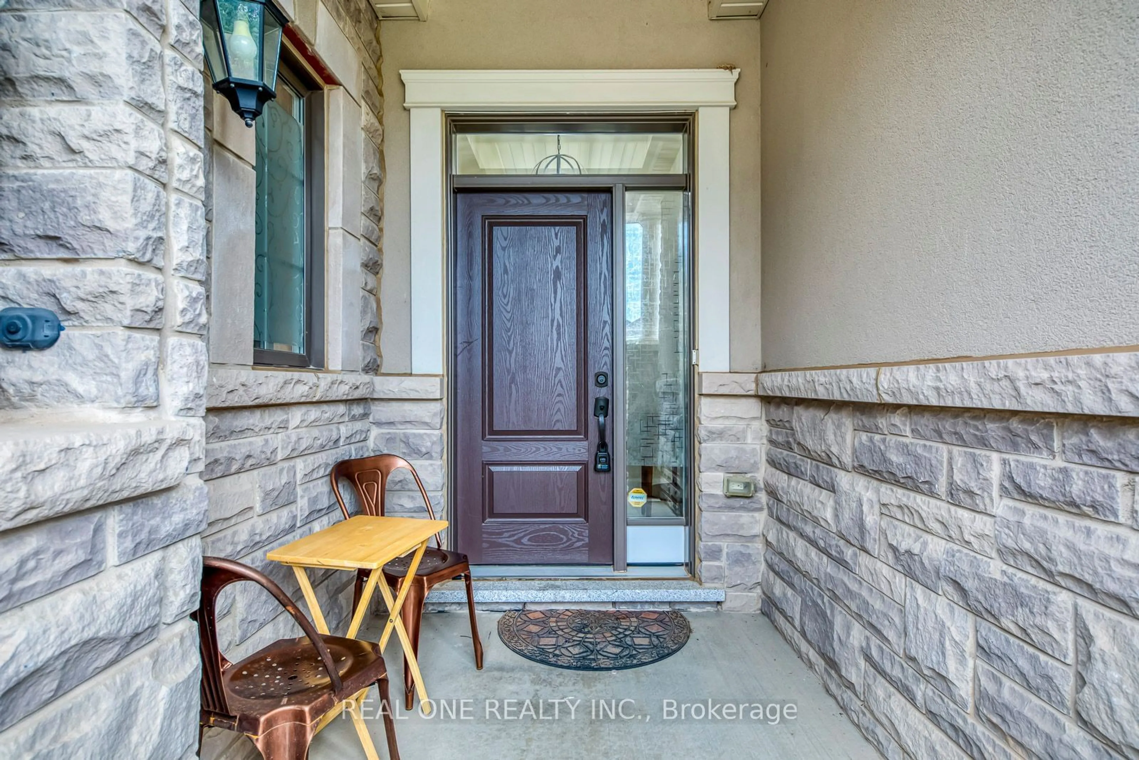 Indoor entryway for 3129 Riverpath Common, Oakville Ontario L6M 1P6