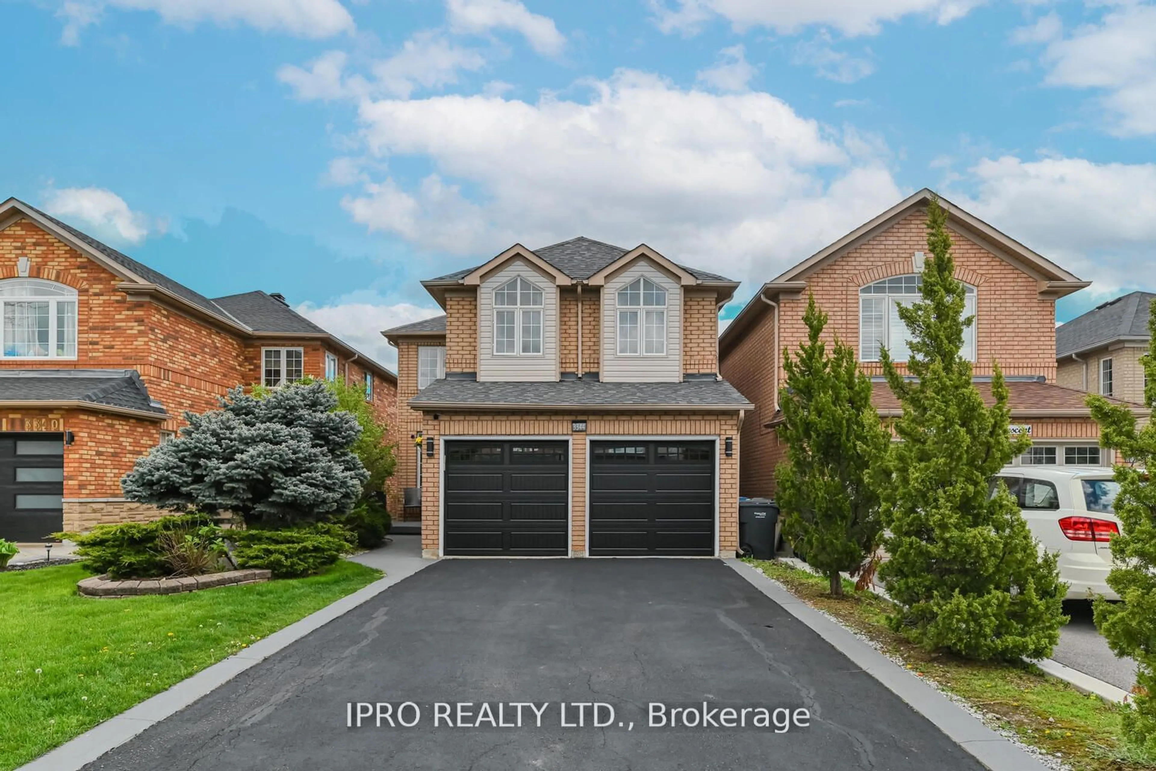 Home with brick exterior material, street for 3344 Laburnum Cres, Mississauga Ontario L5N 7M2