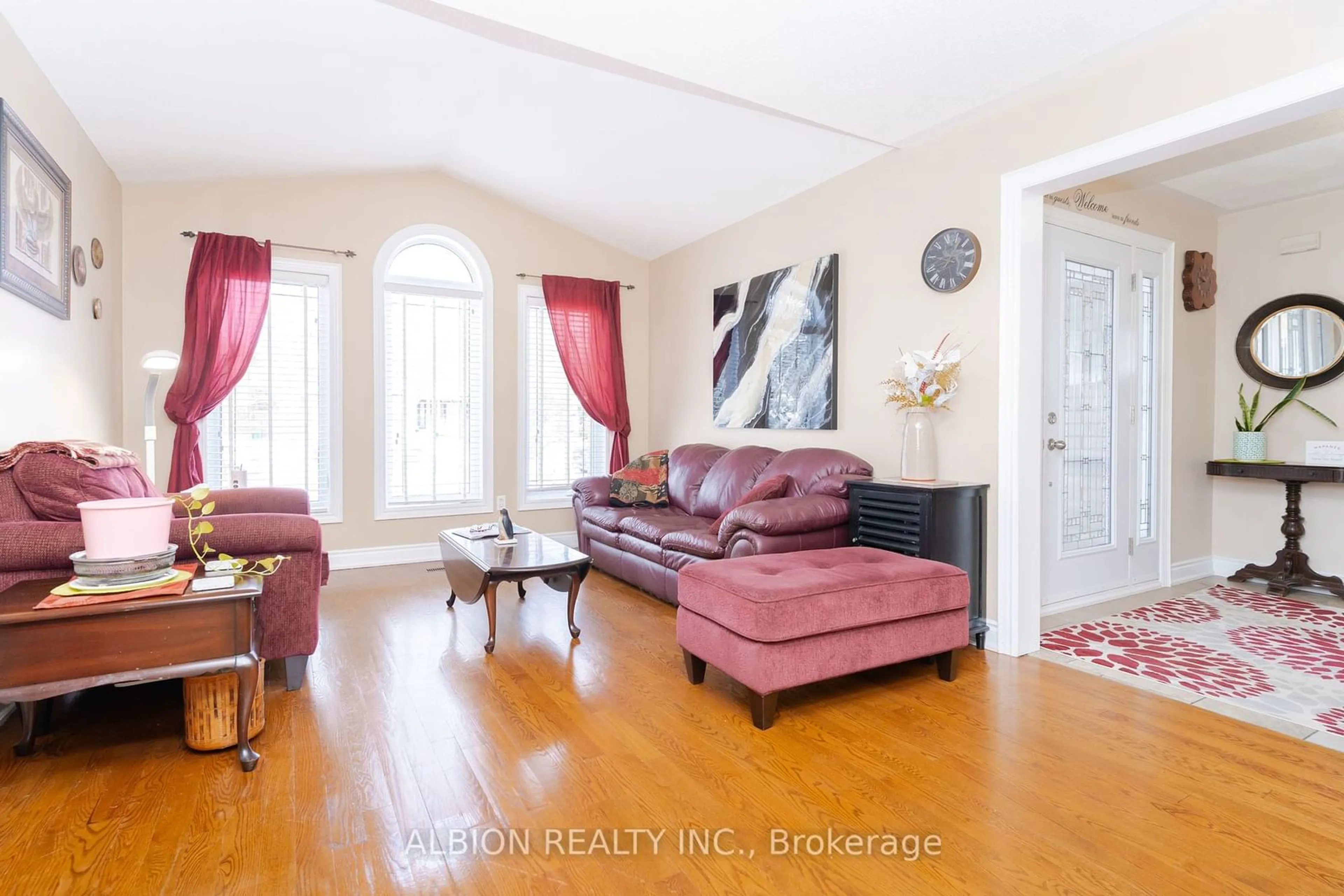 Living room with furniture, unknown for 67 Taylorwood Ave, Caledon Ontario L7E 1J6