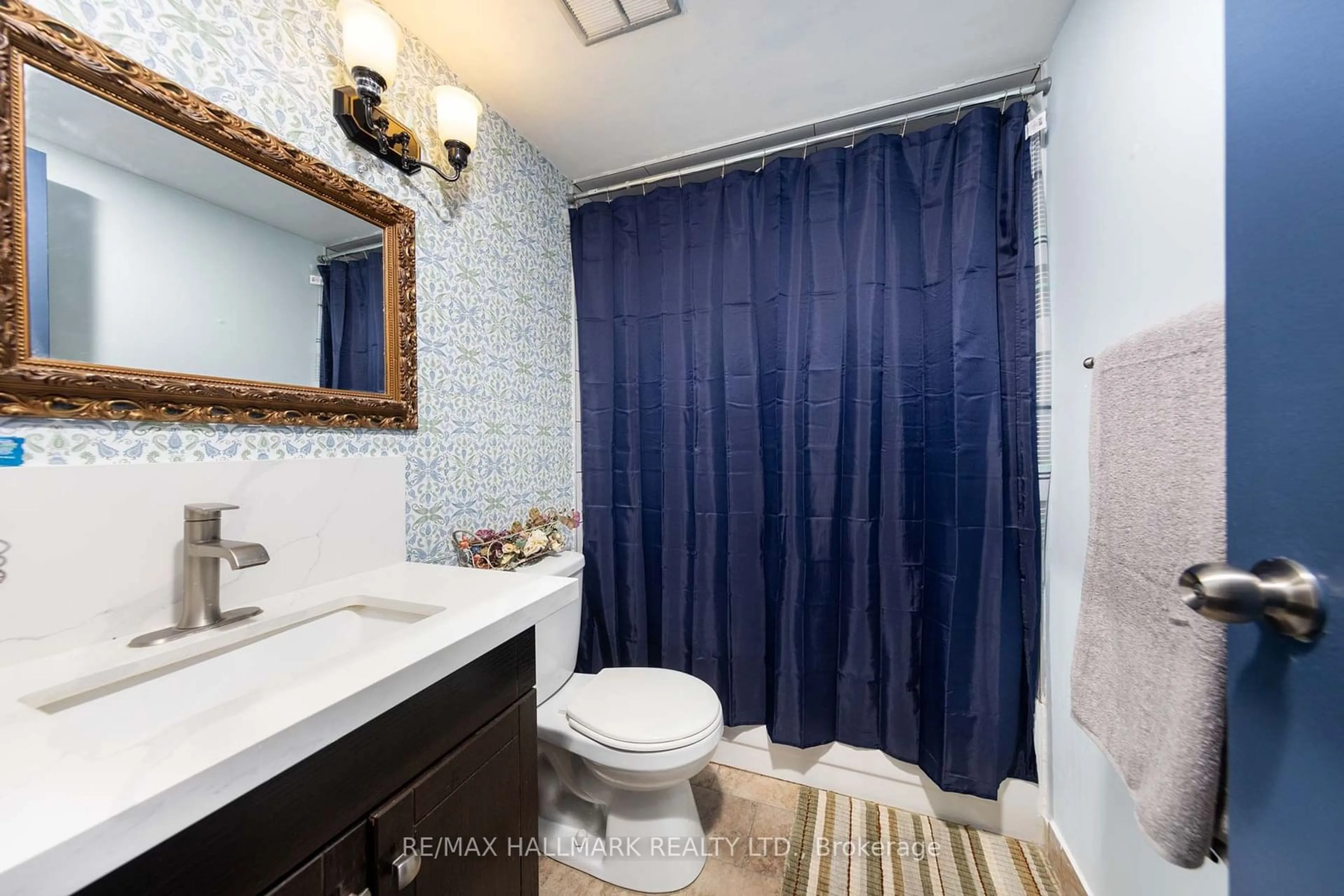 Standard bathroom, ceramic/tile floor for 75 Emmett Ave #1815, Toronto Ontario M6M 5A7