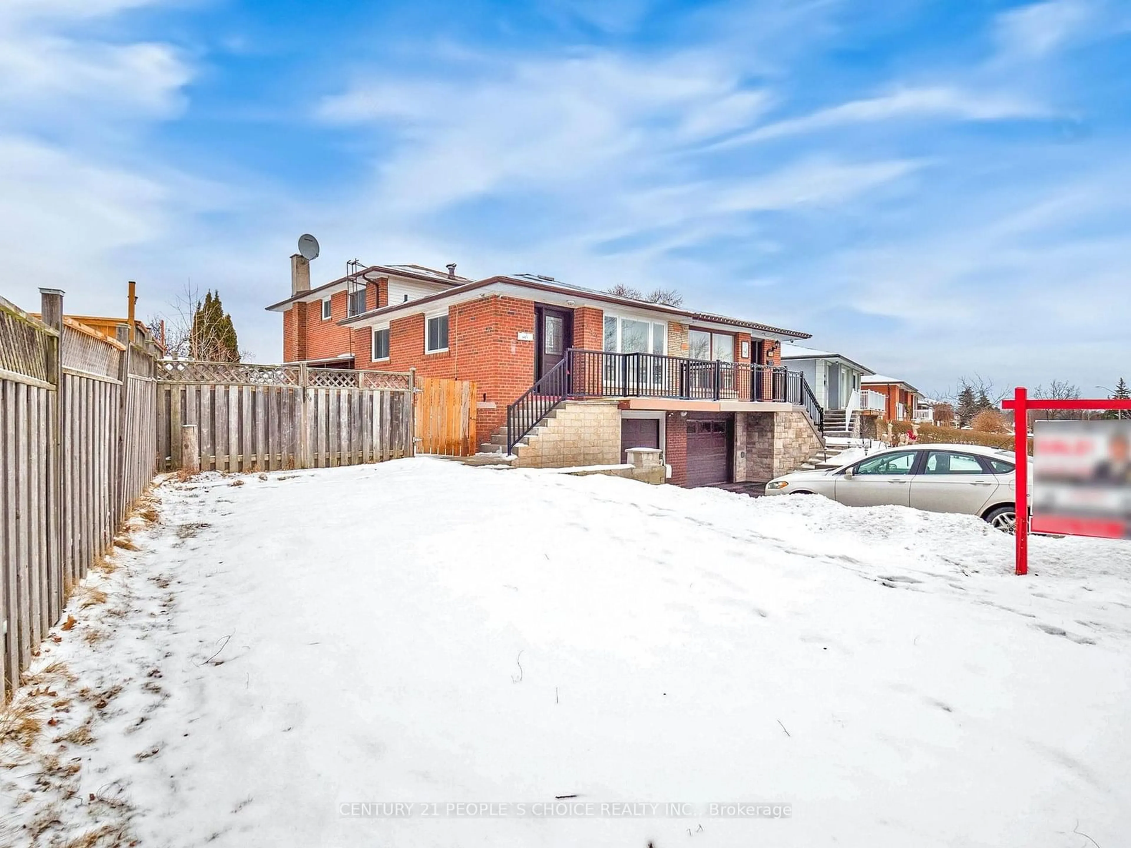 Home with brick exterior material, street for 3421 Ellengale Dr, Mississauga Ontario L5C 1Z5