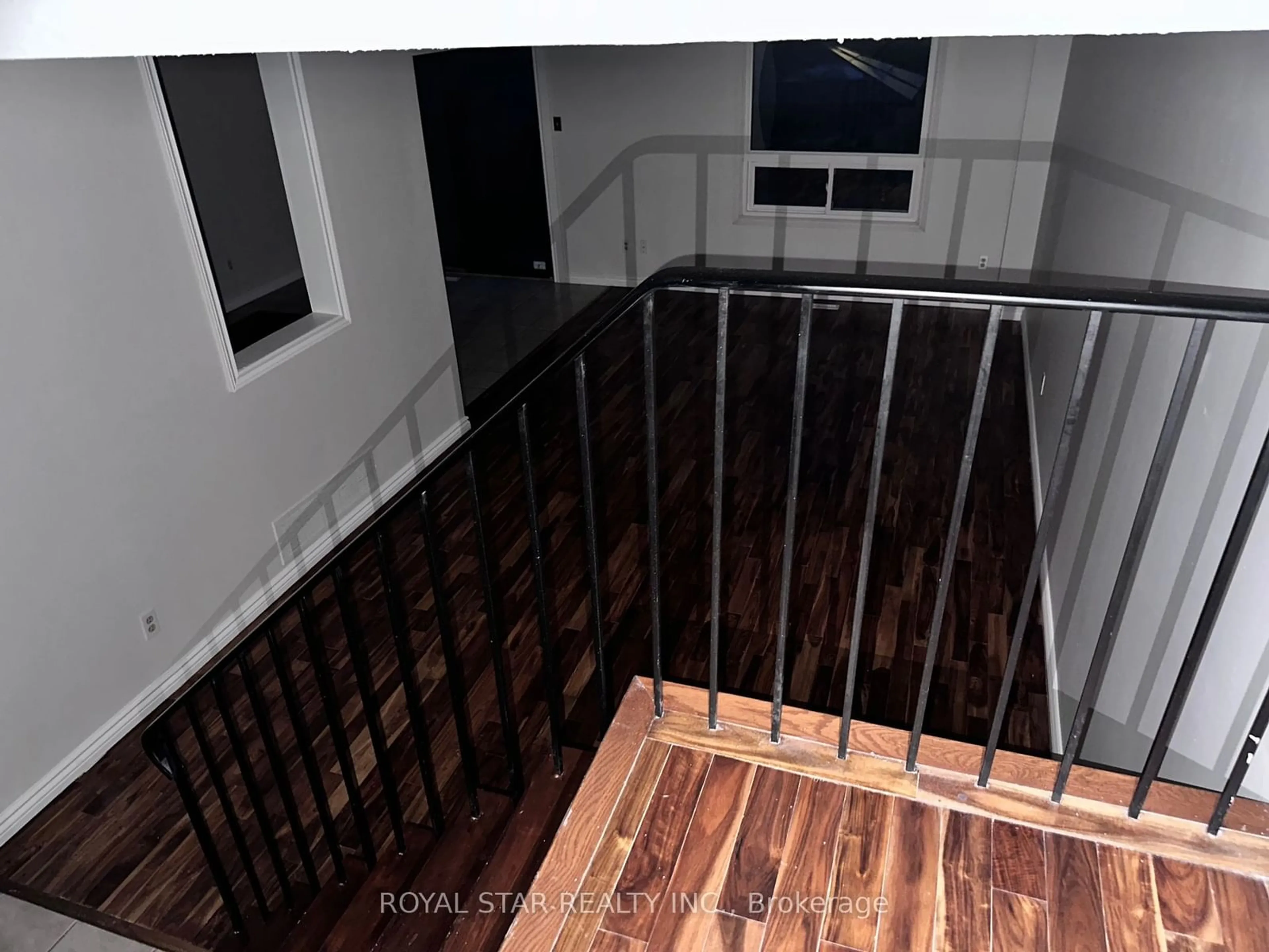 Stairs for 7155 Corrine Cres, Mississauga Ontario L5N 4S4