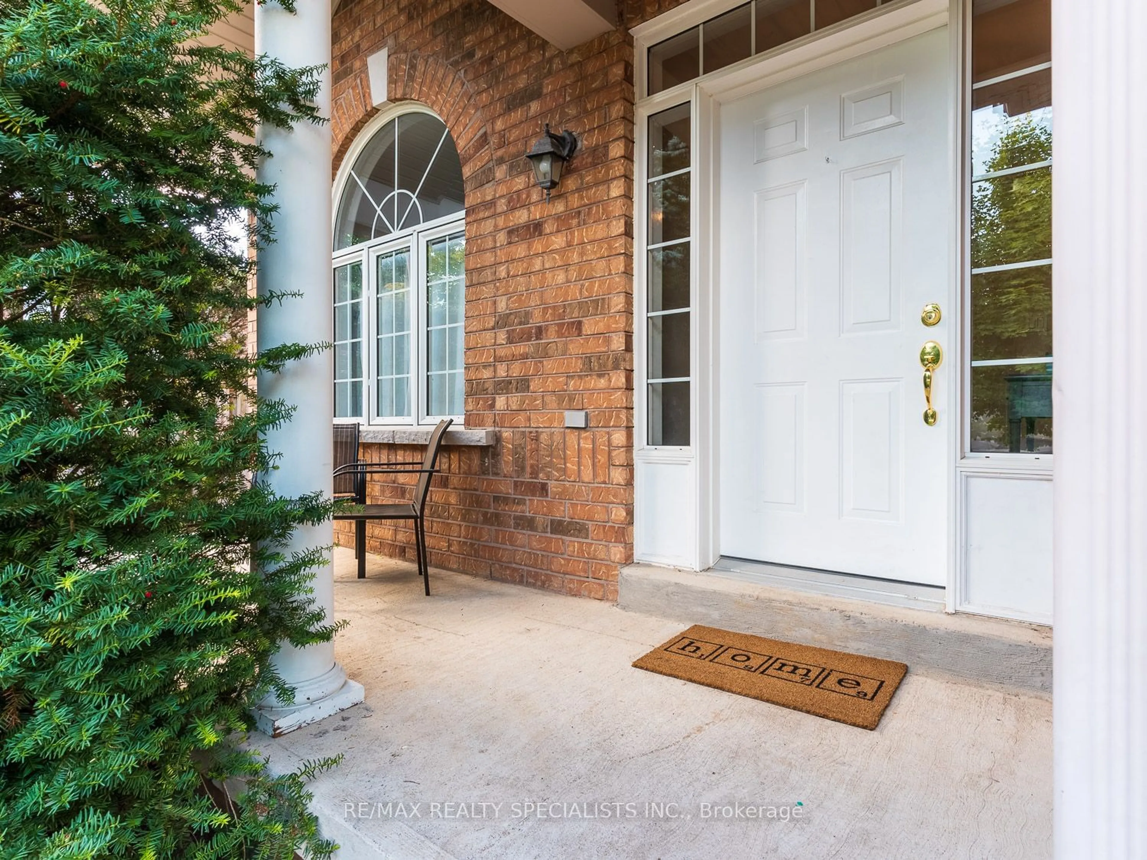 Indoor entryway for 9 Putney Rd, Caledon Ontario L7C 1R4