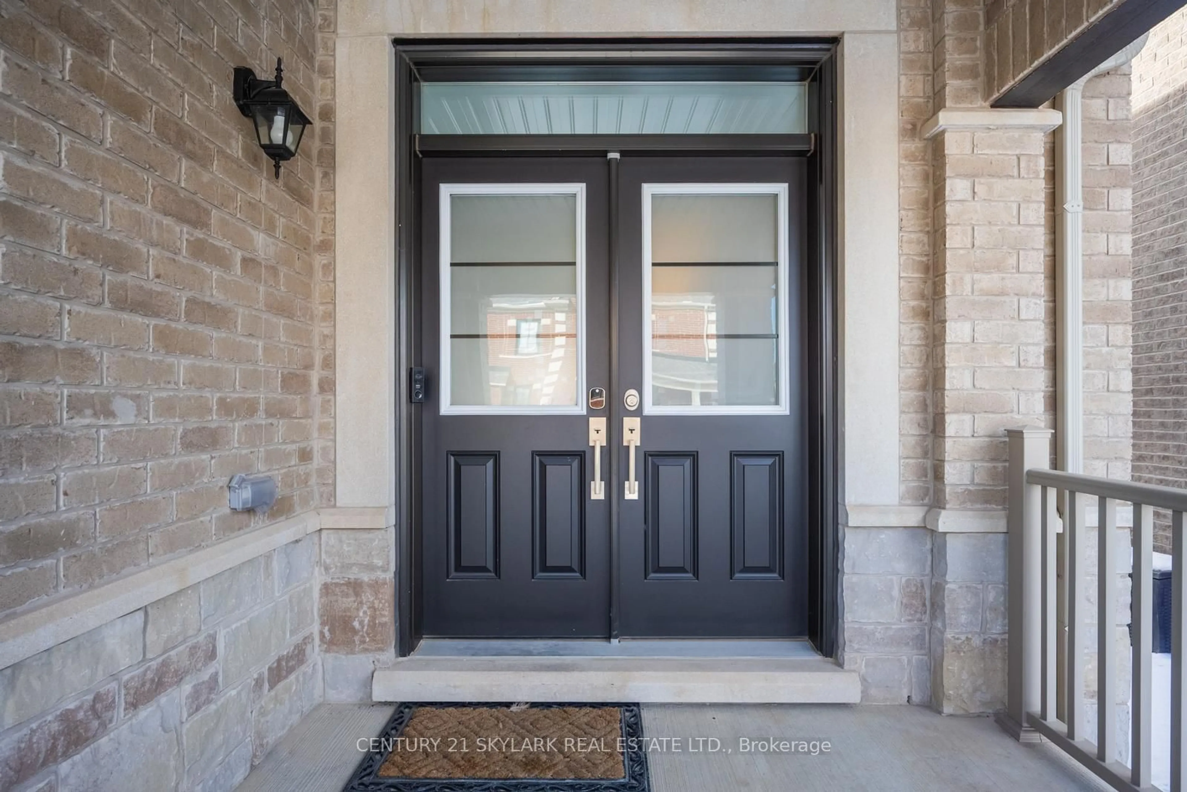 Indoor entryway for 1326 Raspberry Terr, Milton Ontario L9E 1N3