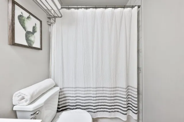 Additional property image - 4198 Dundas St Unit 102