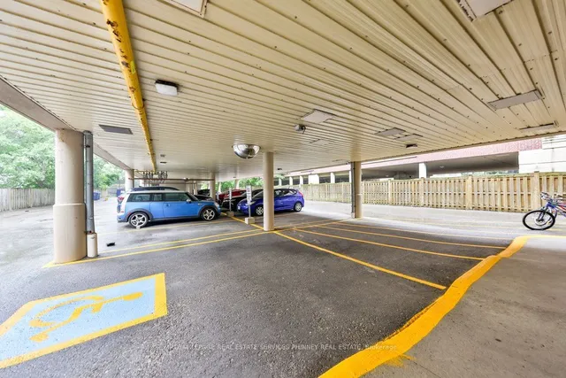 Additional property image - 4198 Dundas St Unit 102