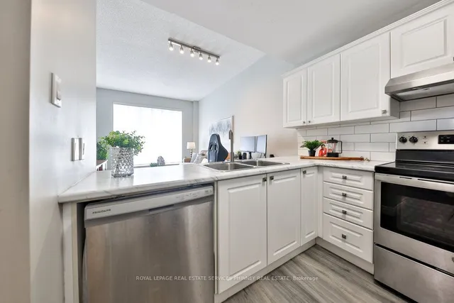 Additional property image - 4198 Dundas St Unit 102