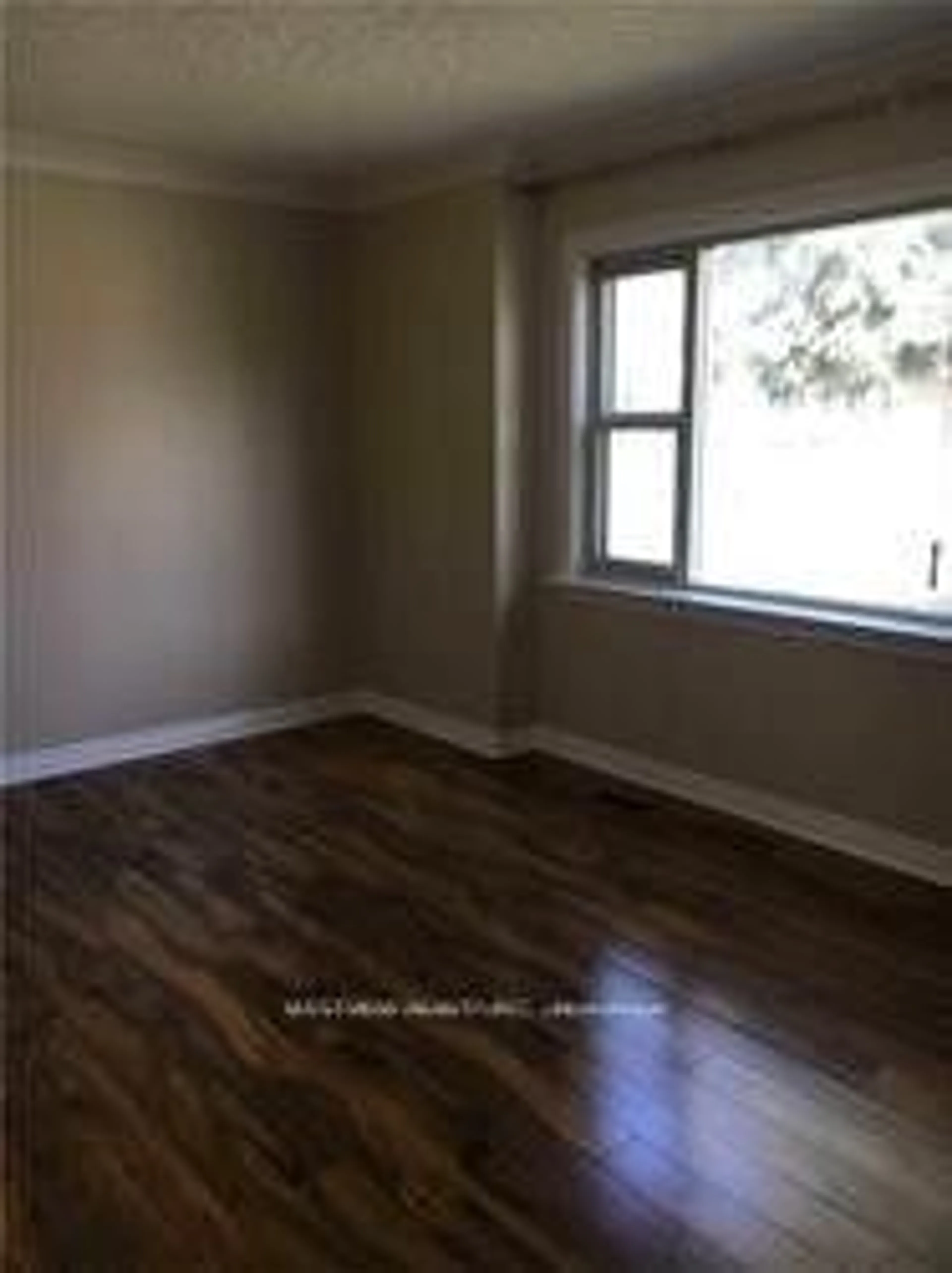 A pic of a room for 1358 Northaven Dr, Mississauga Ontario L5G 4E8