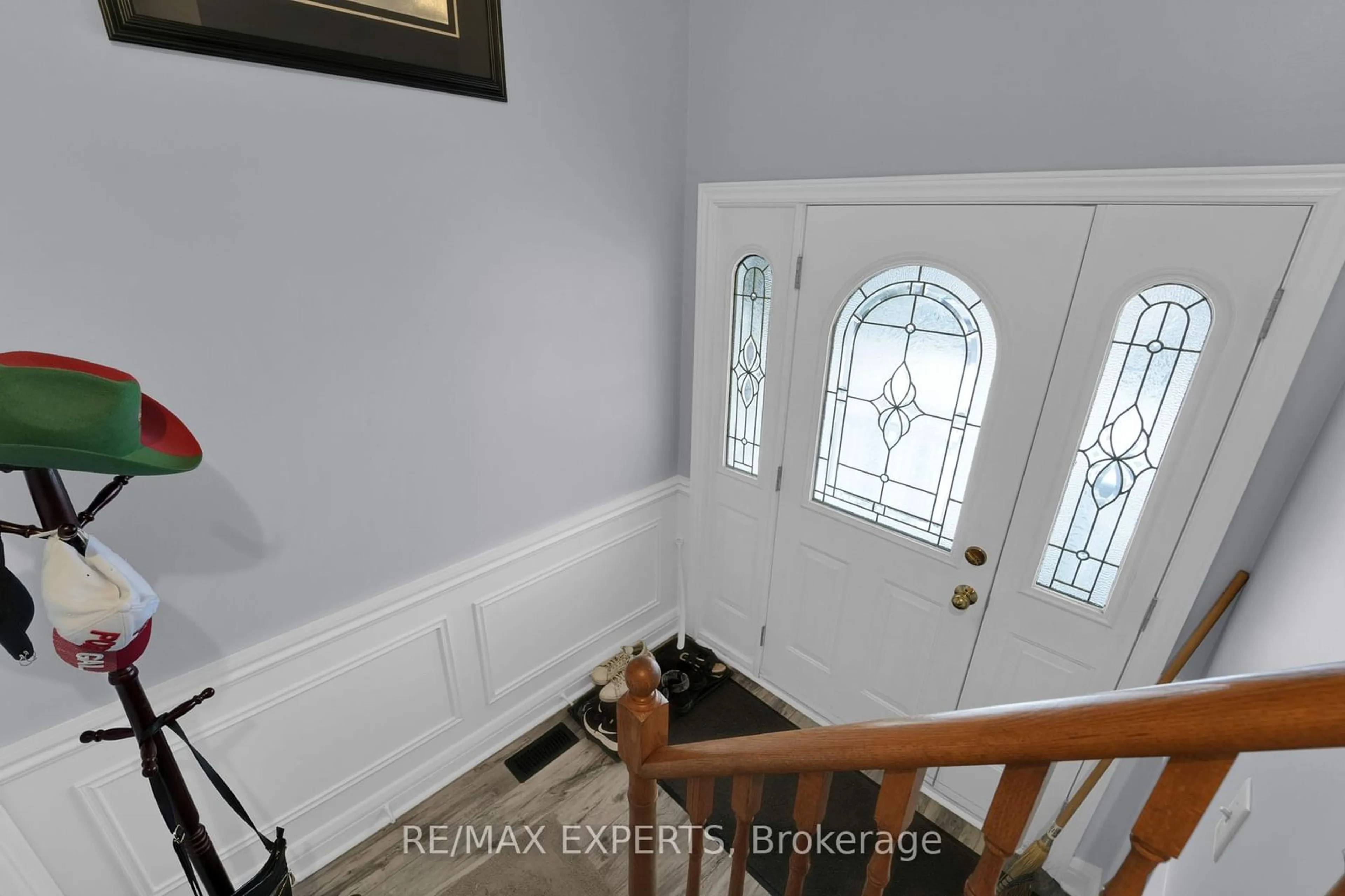 Indoor entryway for 155 Arleta Ave, Toronto Ontario M3L 2M3