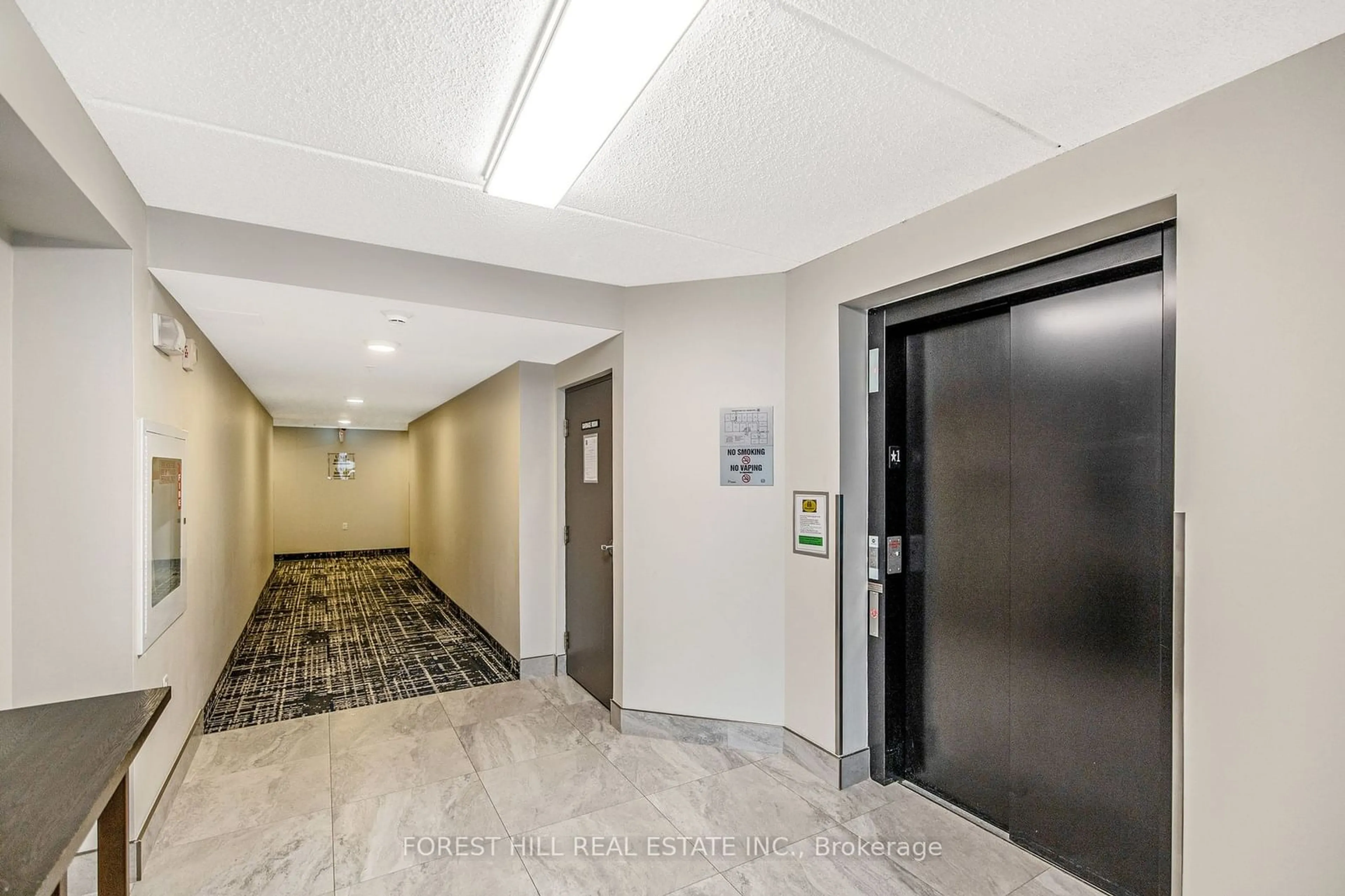 Indoor foyer for 1440 Main St #109, Milton Ontario L9T 8W3