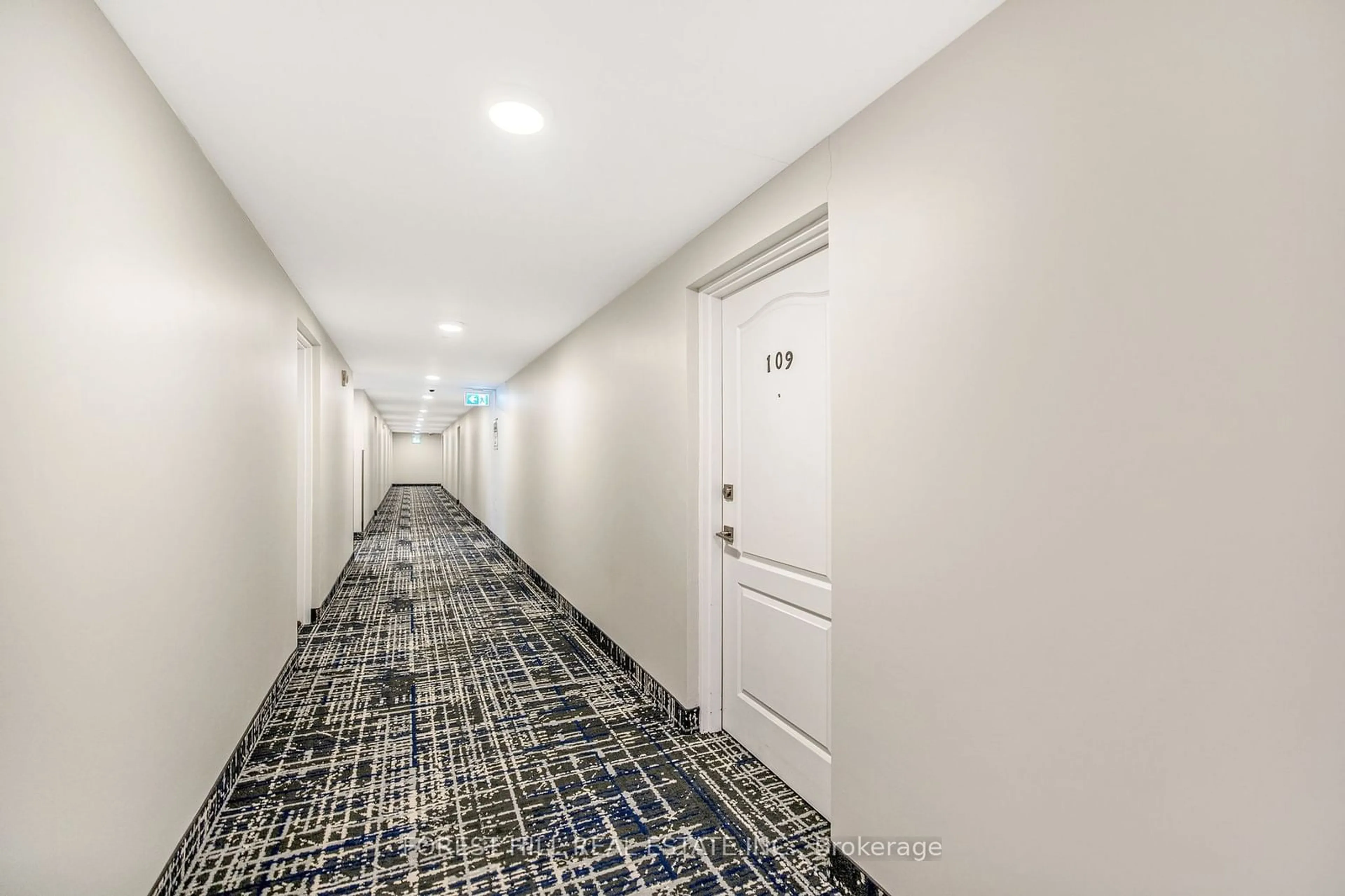 Indoor foyer for 1440 Main St #109, Milton Ontario L9T 8W3