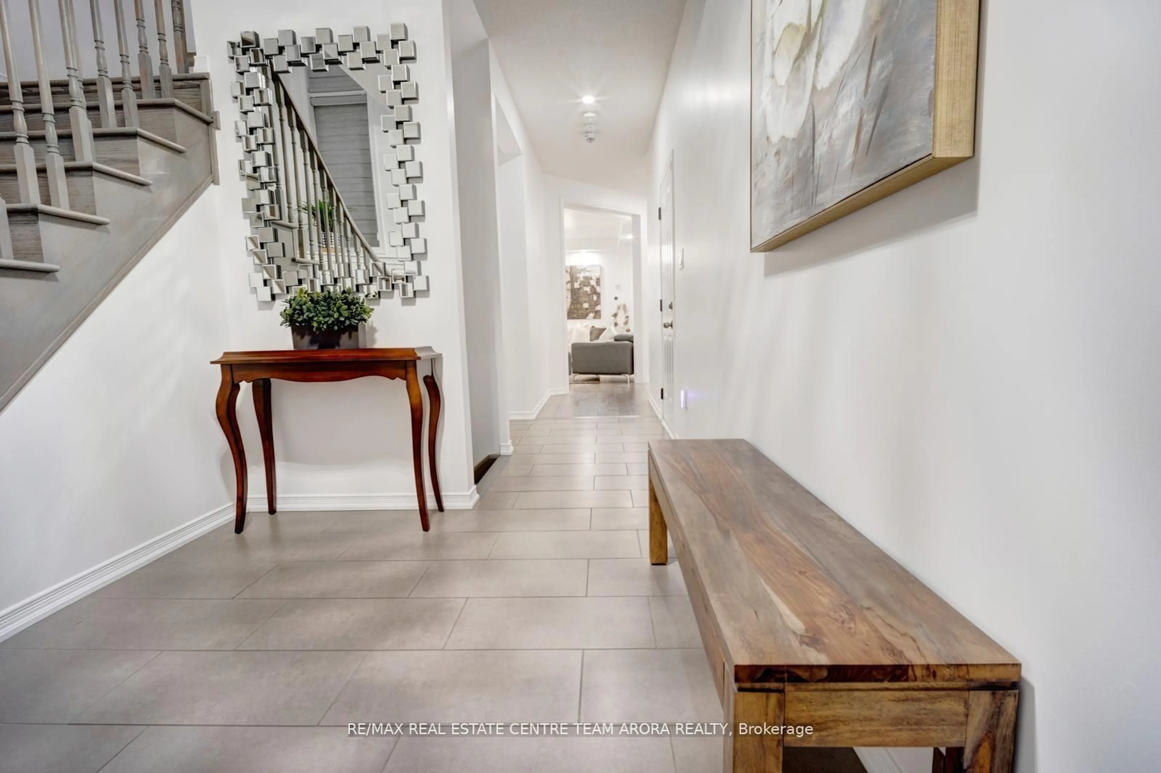 Indoor entryway for 74 Abercrombie Cres, Brampton Ontario L7A 4N3