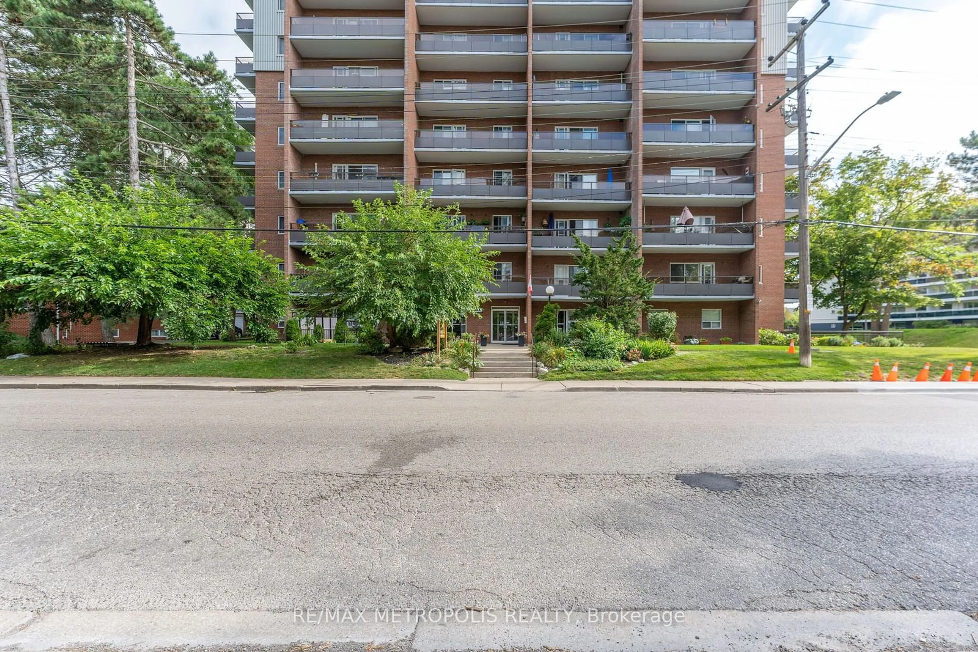 Unknown for 15 Elizabeth St #704, Mississauga Ontario L5G 2Z3