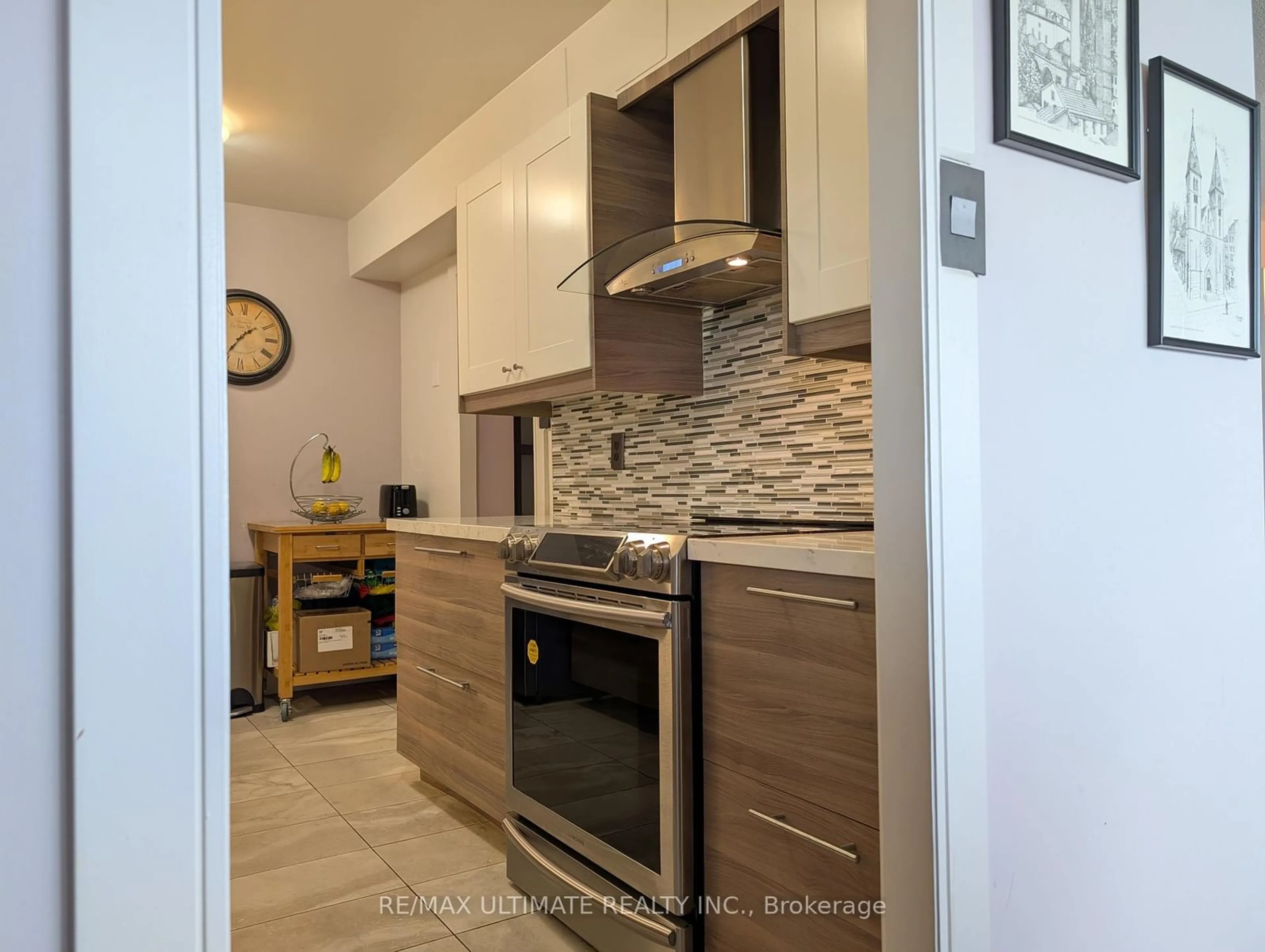 Standard kitchen, unknown for 155 Marlee Ave #808, Toronto Ontario M6B 4B5