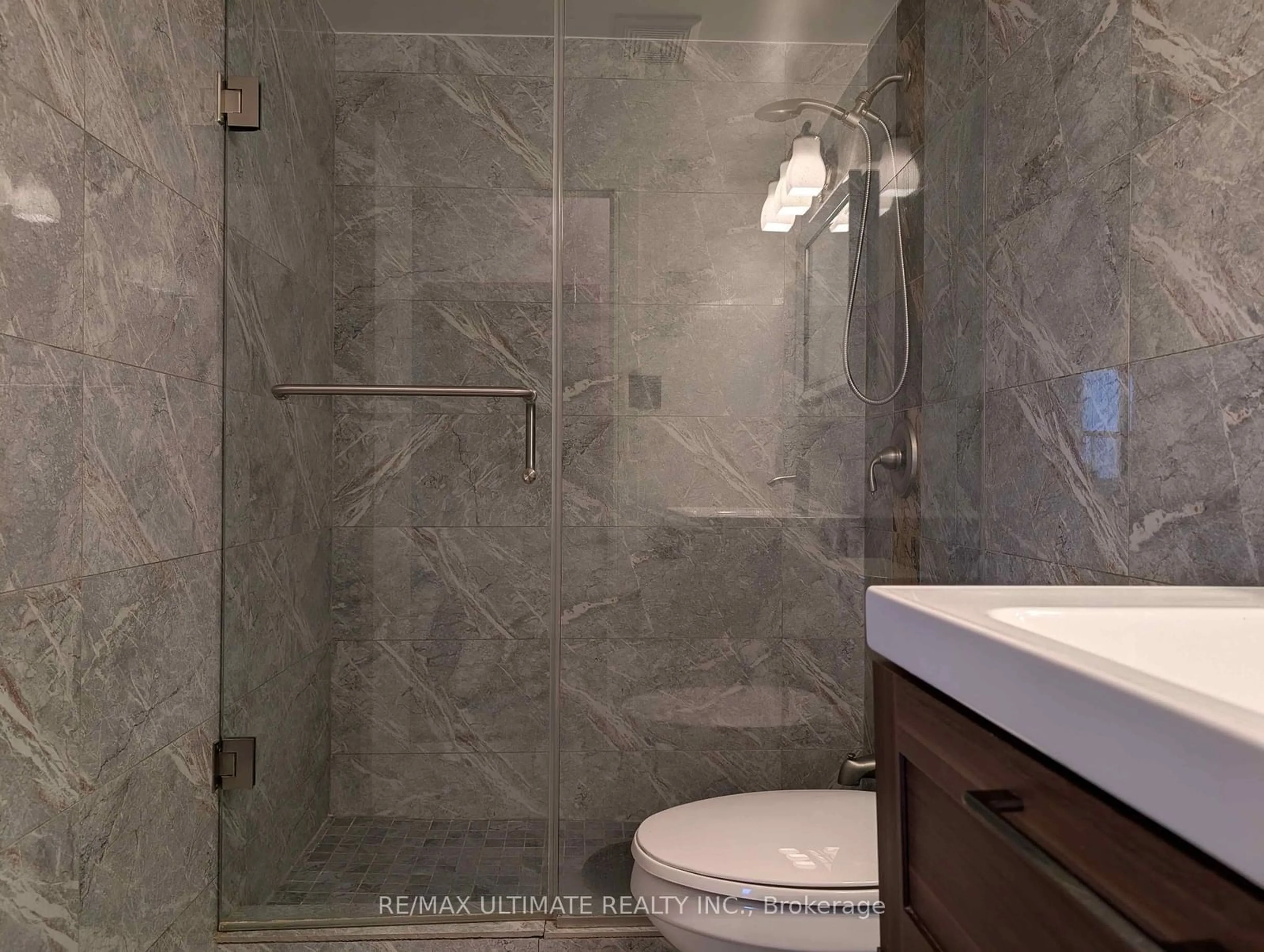 Contemporary bathroom, ceramic/tile floor for 155 Marlee Ave #808, Toronto Ontario M6B 4B5