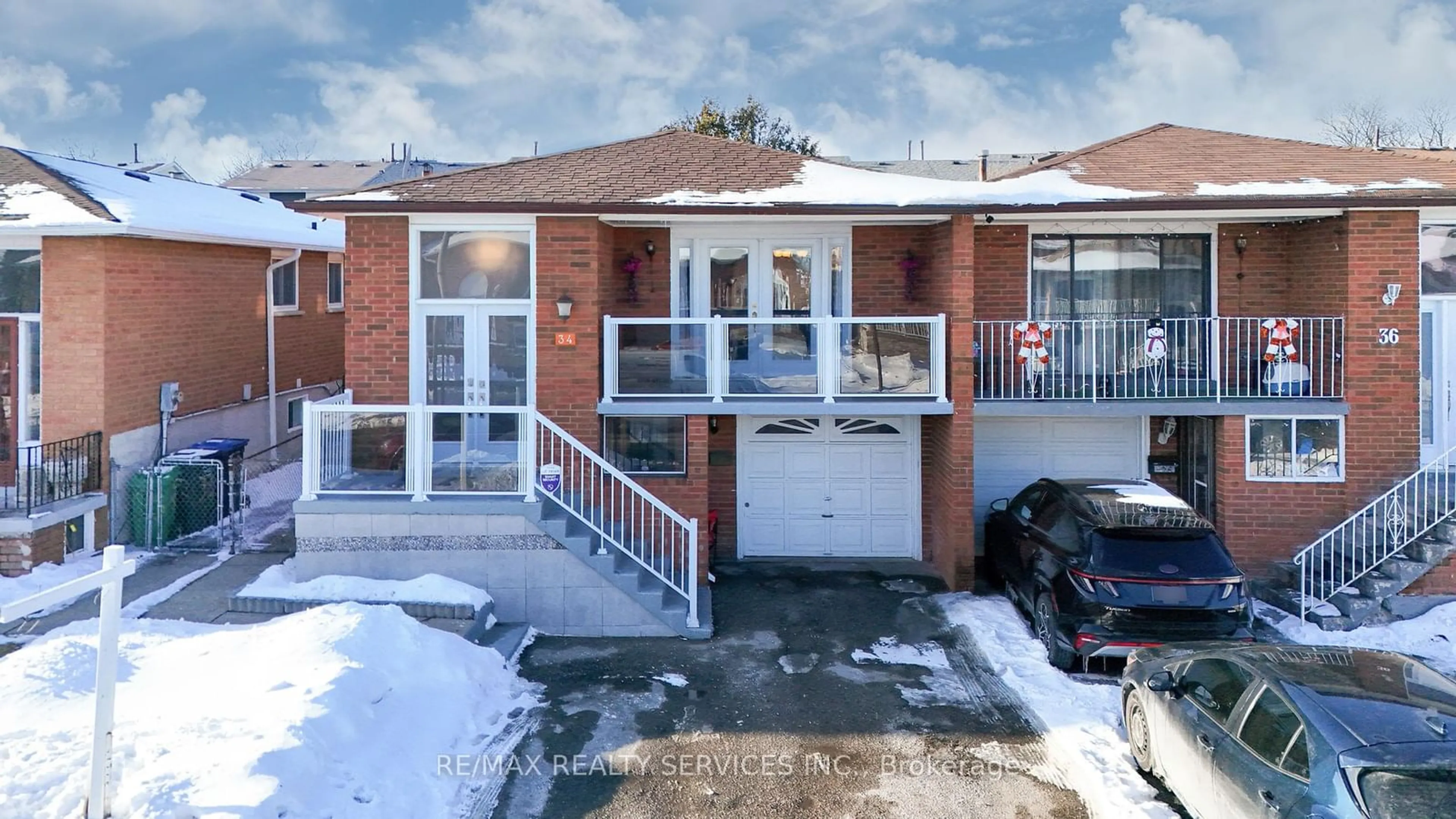 Home with brick exterior material, street for 34 Major Oaks Dr, Brampton Ontario L6V 3K2