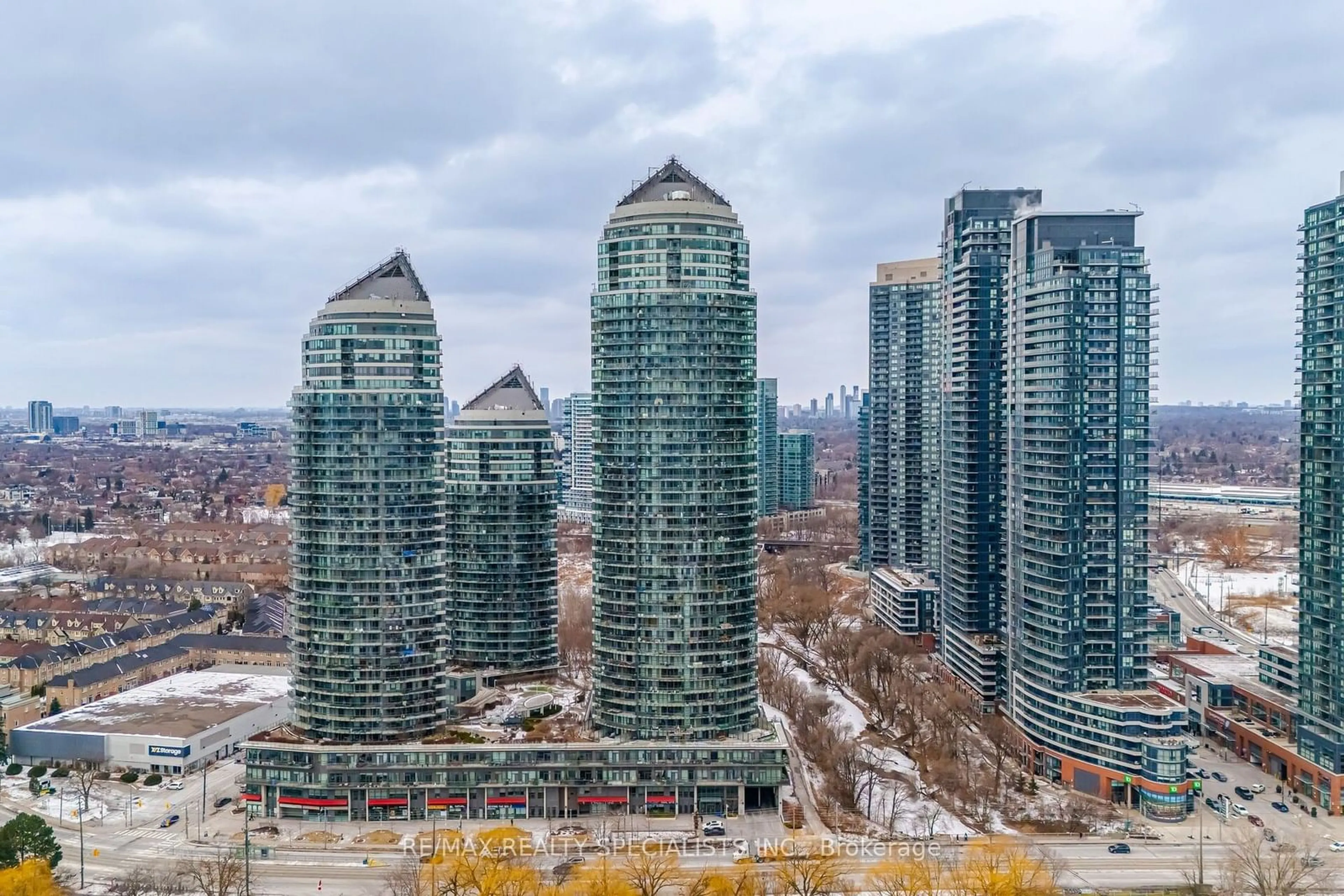 A pic from outside/outdoor area/front of a property/back of a property/a pic from drone, city buildings view from balcony for 2230 Lake Shore Blvd #2905, Toronto Ontario M8V 0B2