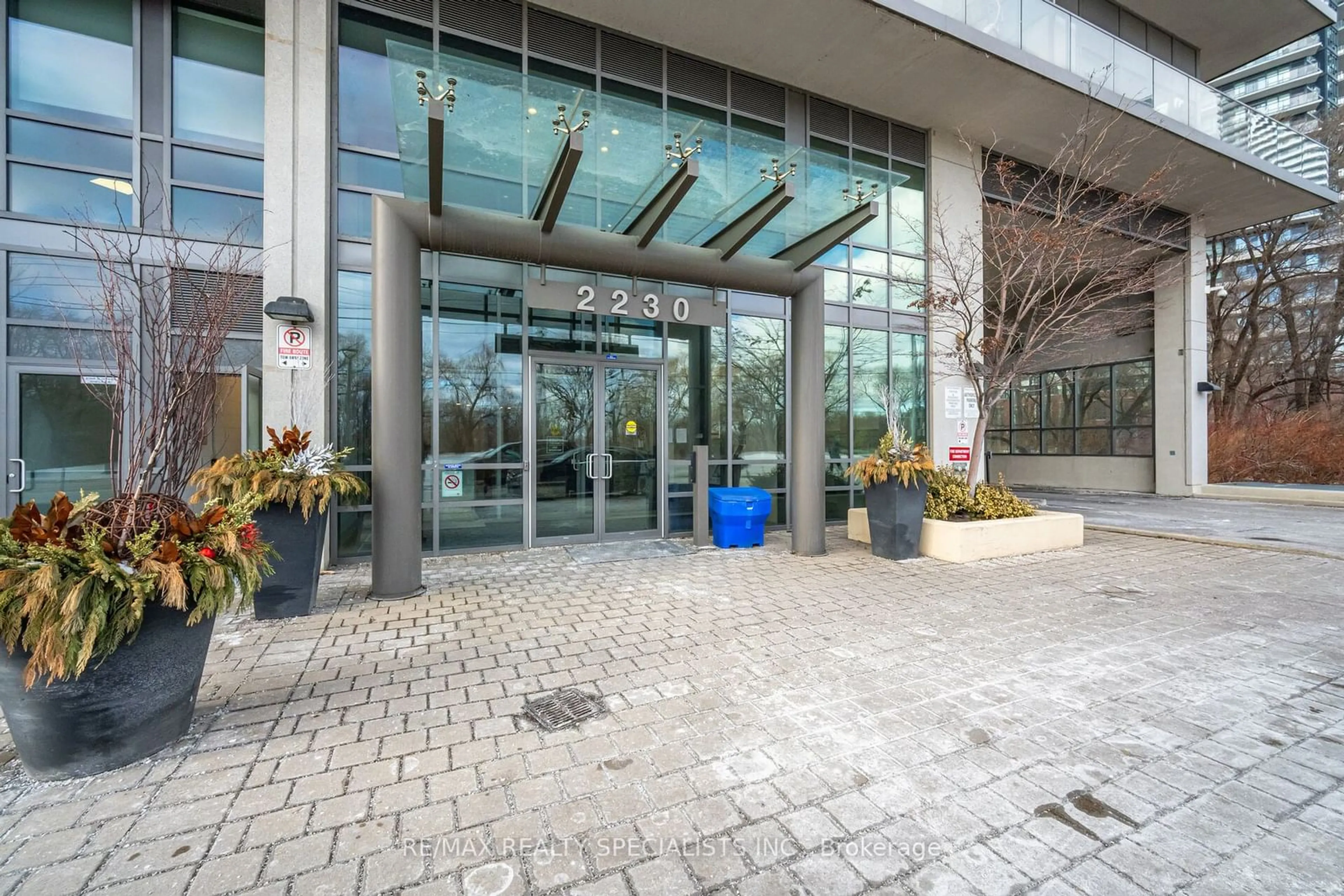 Indoor foyer for 2230 Lake Shore Blvd #2905, Toronto Ontario M8V 0B2