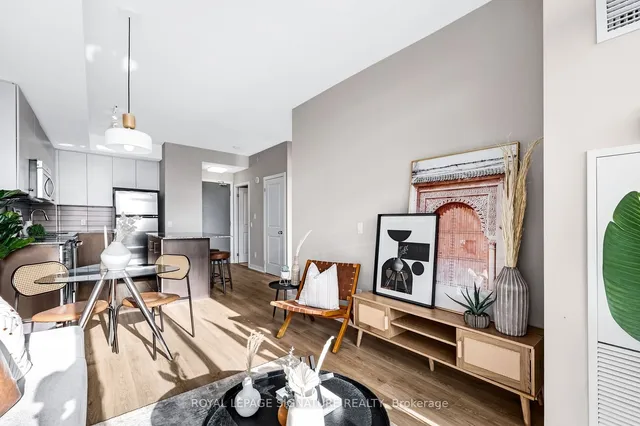 Additional property image - 8 Fieldway Rd Unit 403