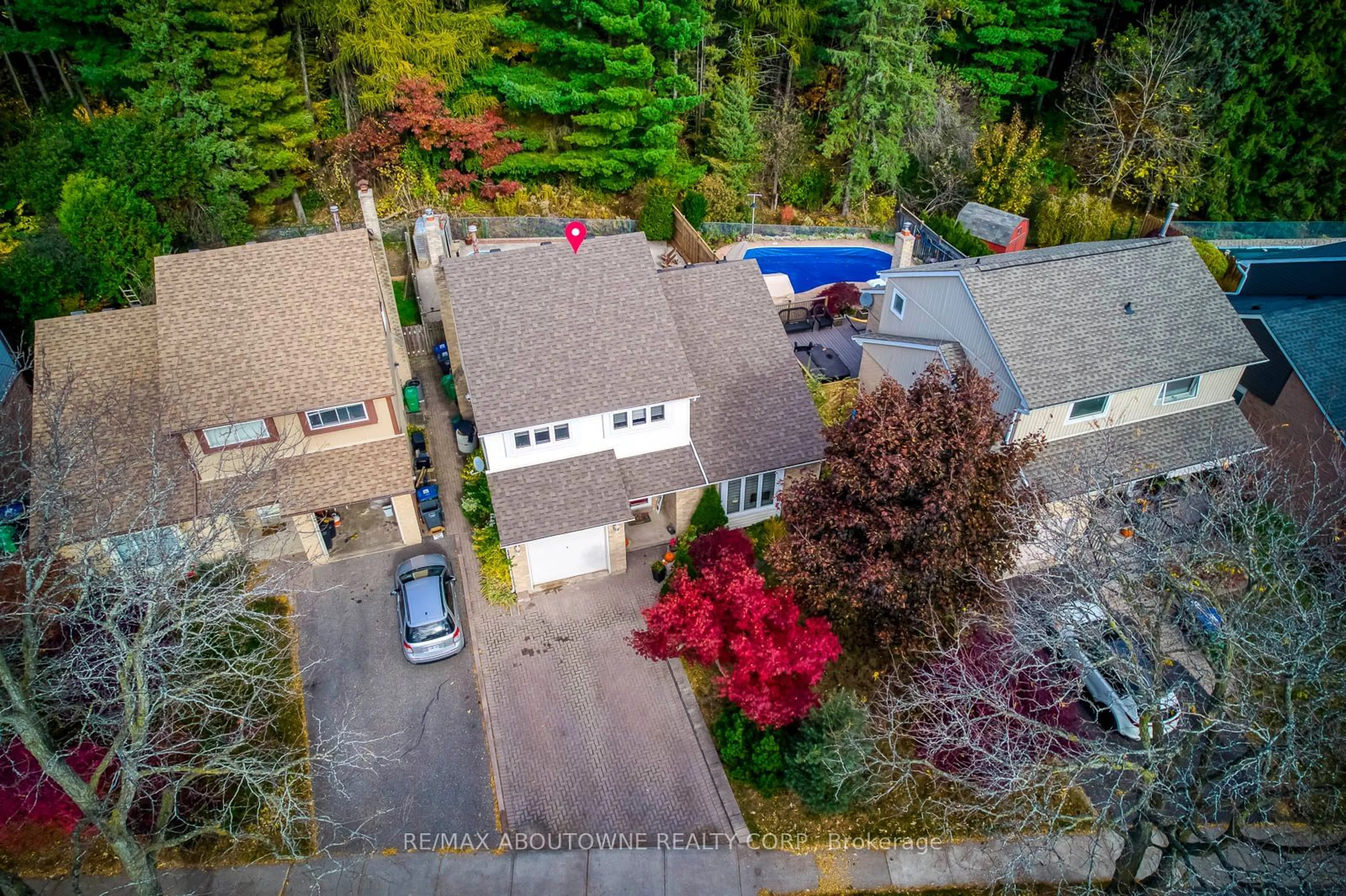 A pic from outside/outdoor area/front of a property/back of a property/a pic from drone, street for 96 royal palm Dr, Brampton Ontario L6Z 1P7