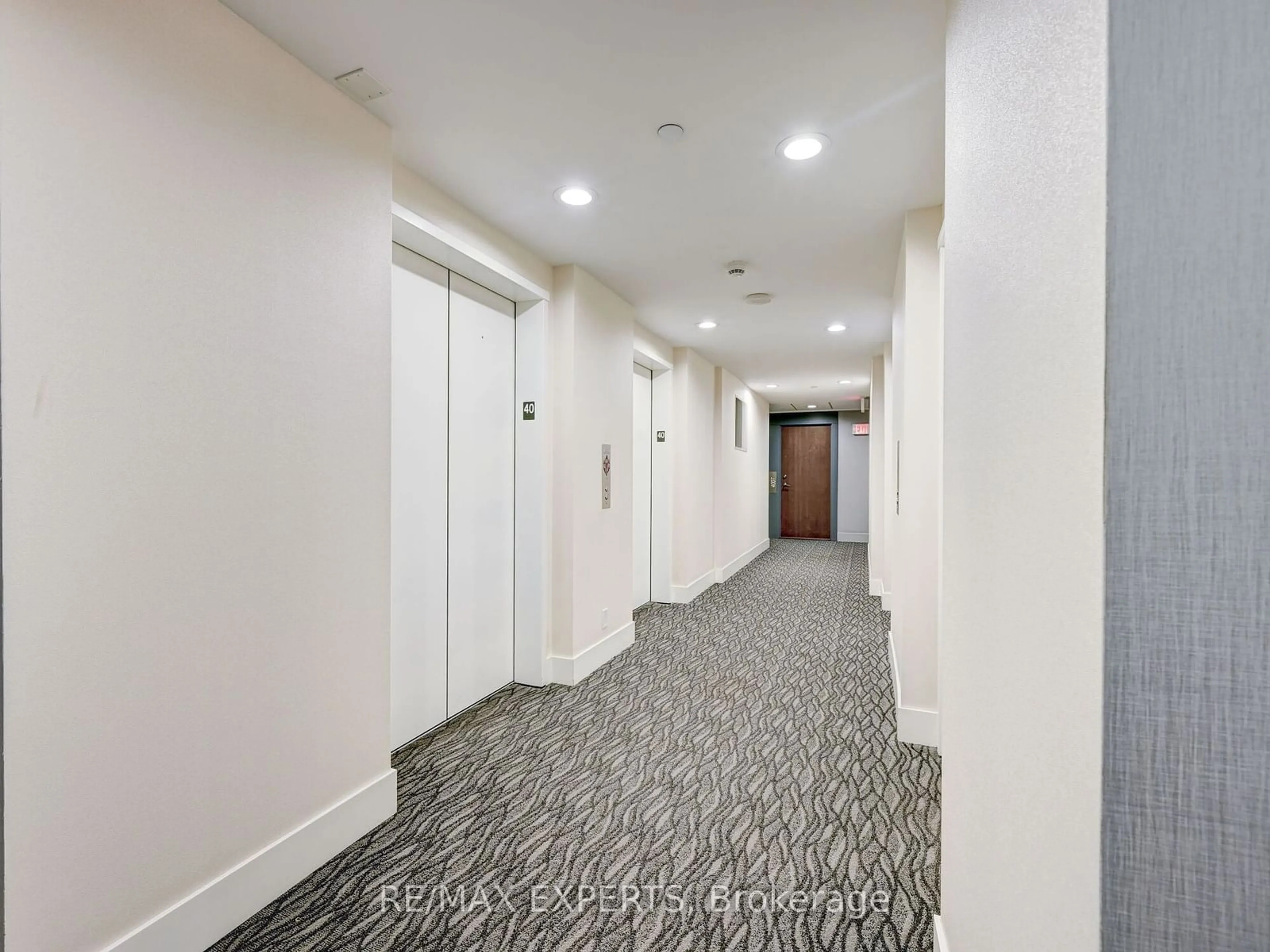 Indoor foyer for 2212 Lake Shore Blvd #4001, Toronto Ontario M8V 0C2