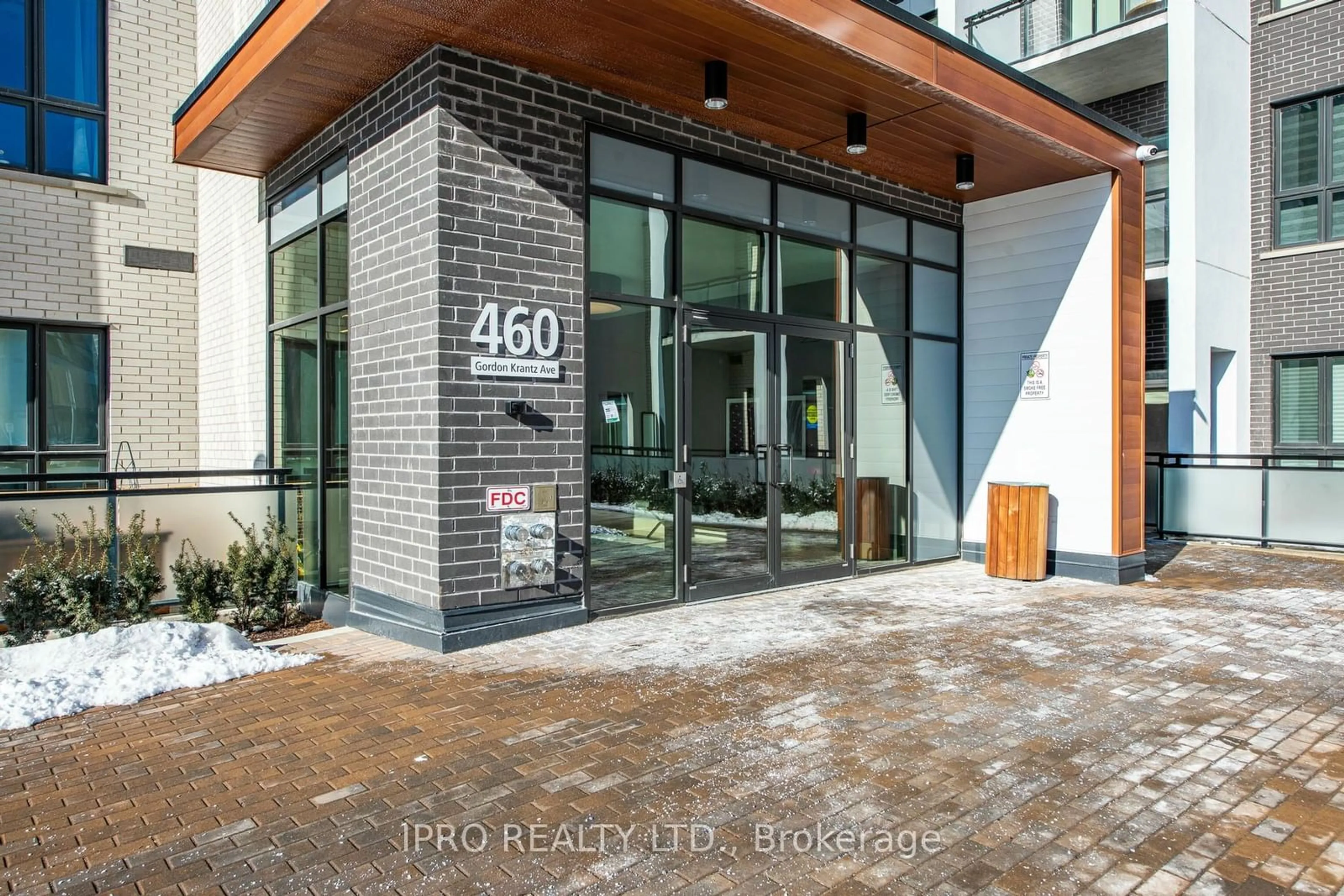 Indoor foyer for 460 Gordon Krantz Ave #103, Milton Ontario L9E 1Z2