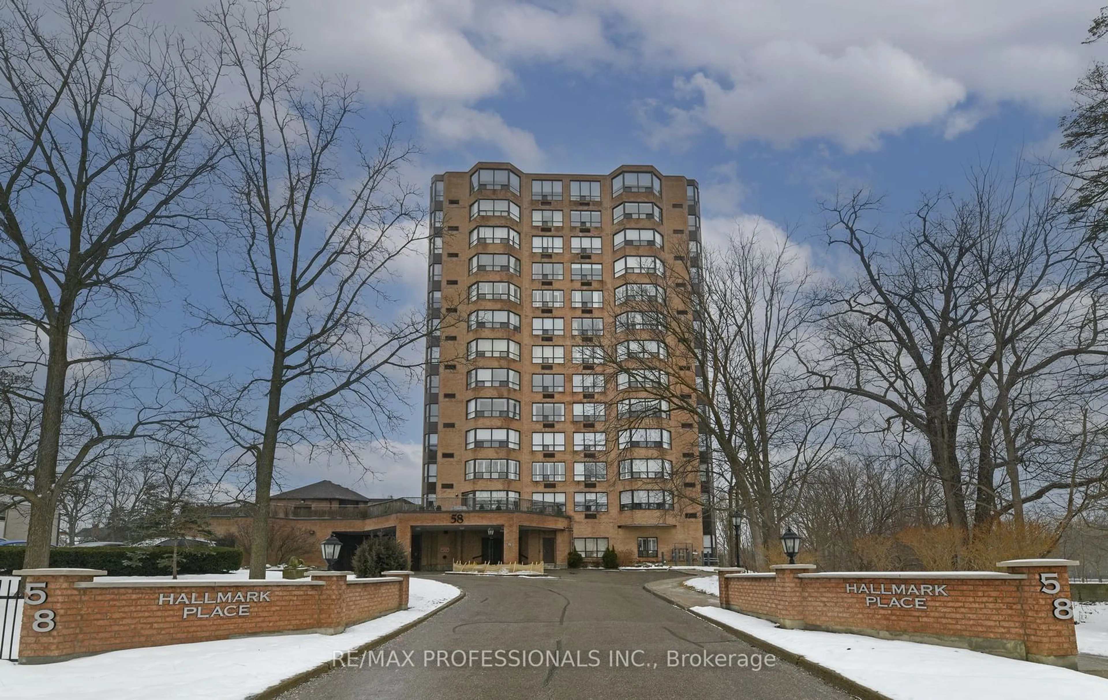 Indoor foyer for 58 Church St #1104, Brampton Ontario L6V 4A8