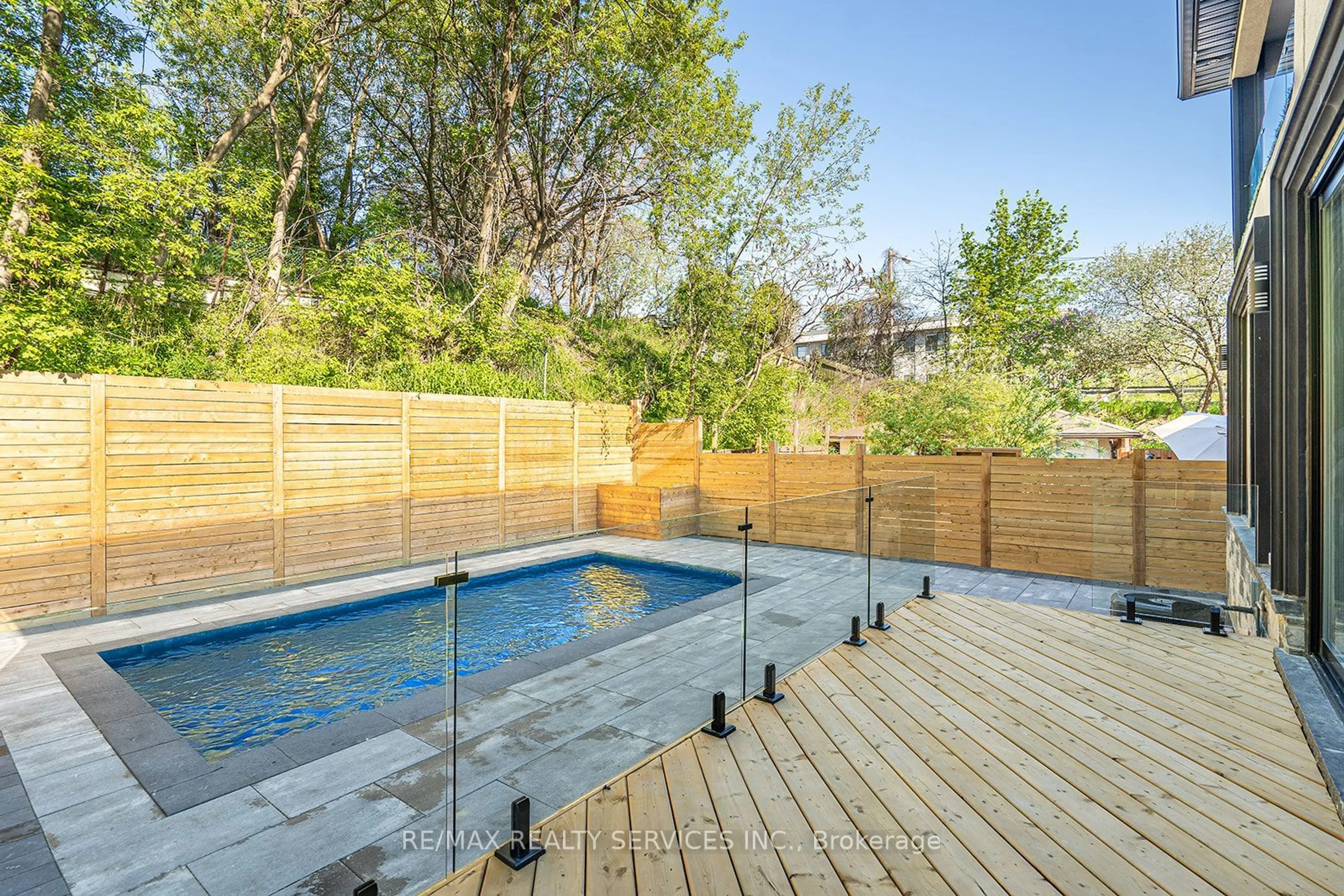 Pool for 3 Bonnyview Dr, Toronto Ontario M8Y 3G5