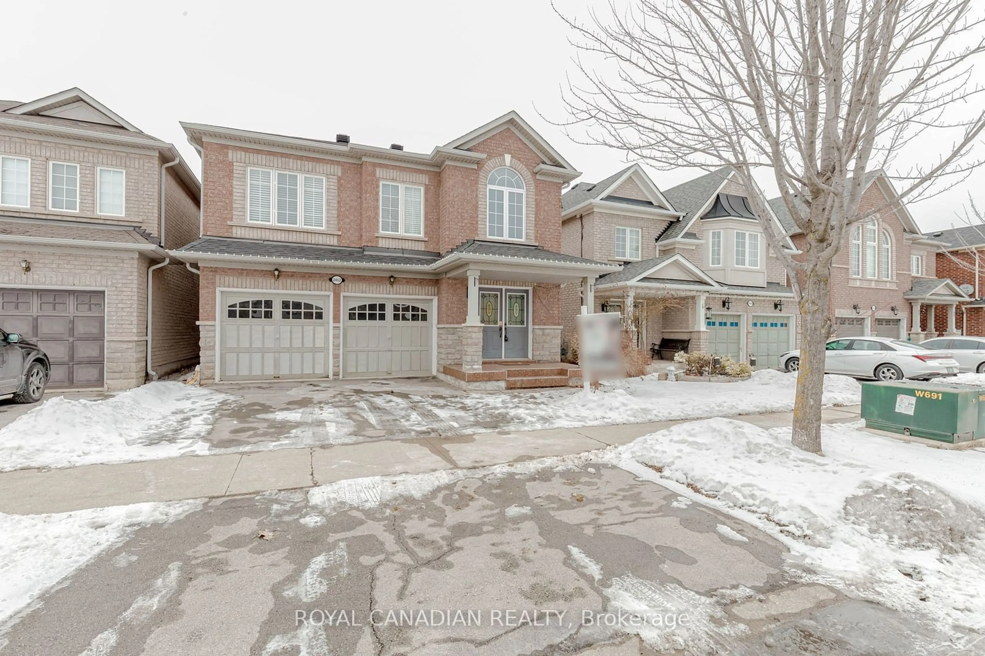 Home with brick exterior material, street for 2452 Pathfinder Dr, Burlington Ontario L7L 6X9