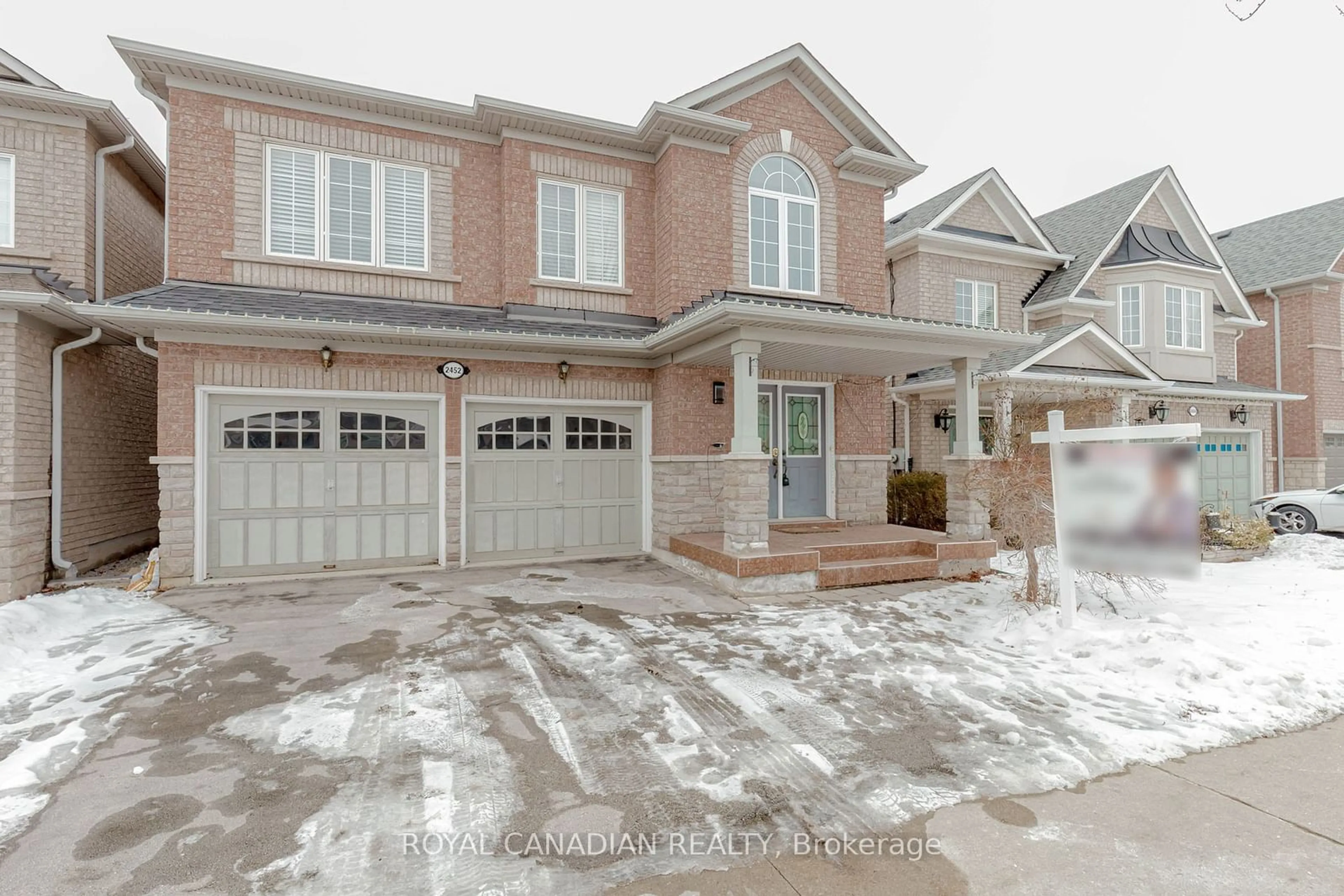 Home with brick exterior material, street for 2452 Pathfinder Dr, Burlington Ontario L7L 6X9