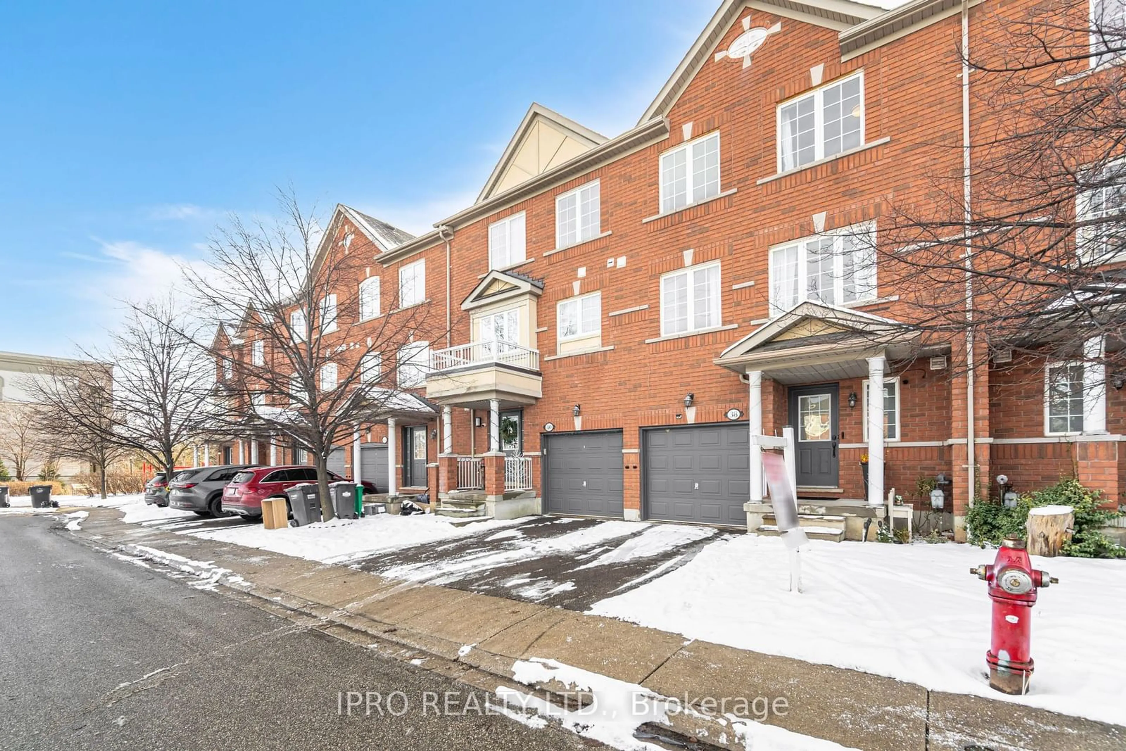 A pic from outside/outdoor area/front of a property/back of a property/a pic from drone, street for 520 Novo Star Dr #38, Mississauga Ontario L5W 1X7