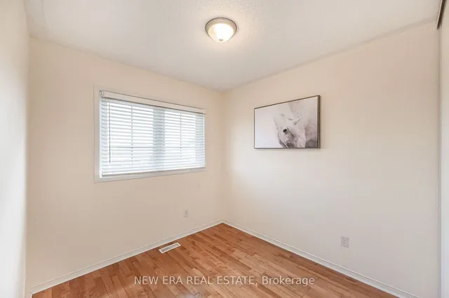 Additional property image - 102 Glenashton Dr