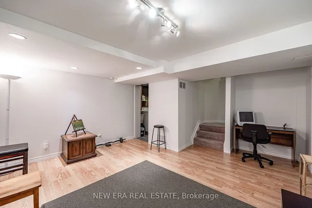 Additional property image - 102 Glenashton Dr