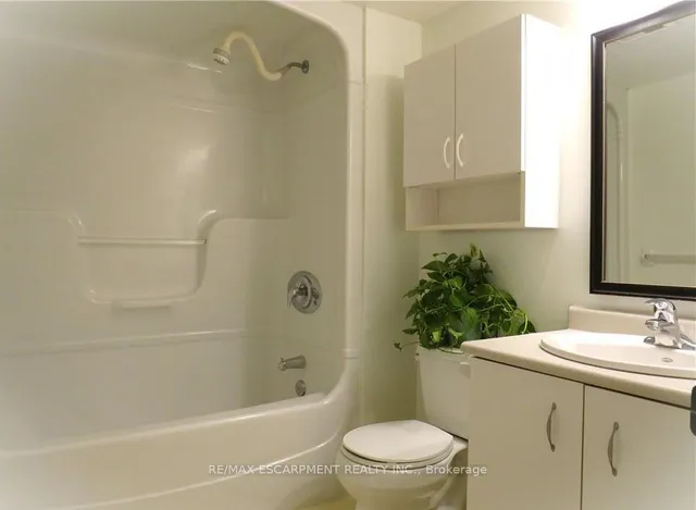 Additional property image - 4015 Kilmer Dr Unit 208