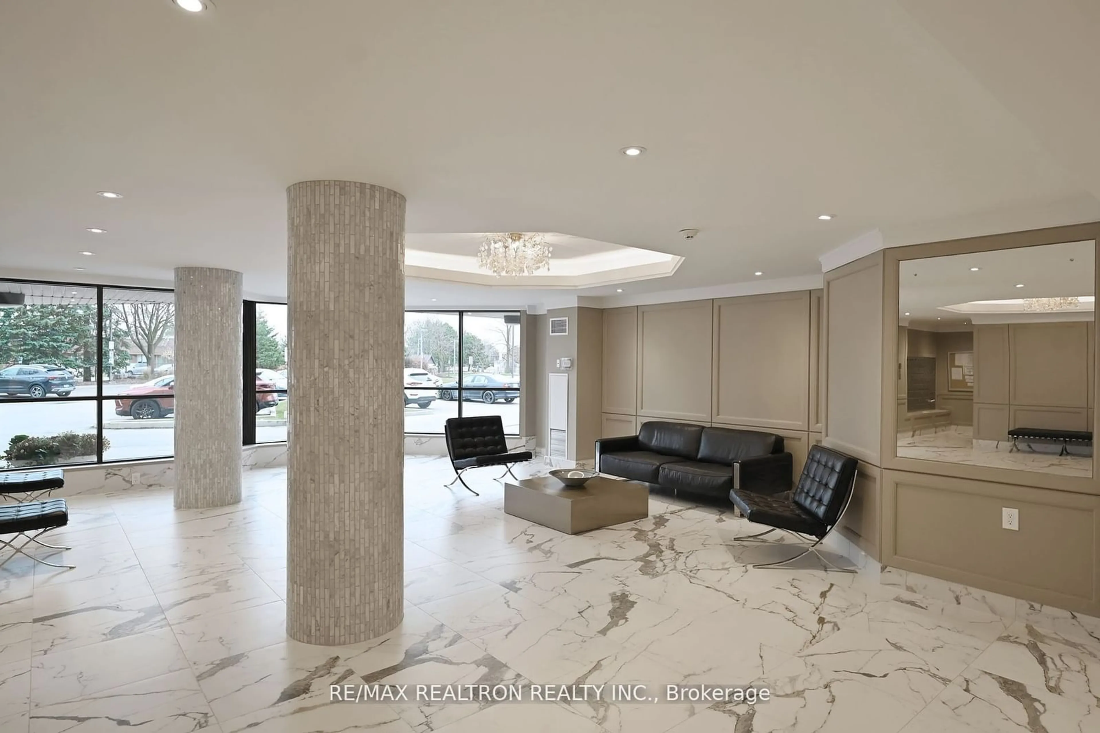 Lobby for 1155 Bough Beeches Blvd #604, Mississauga Ontario L4W 4N2