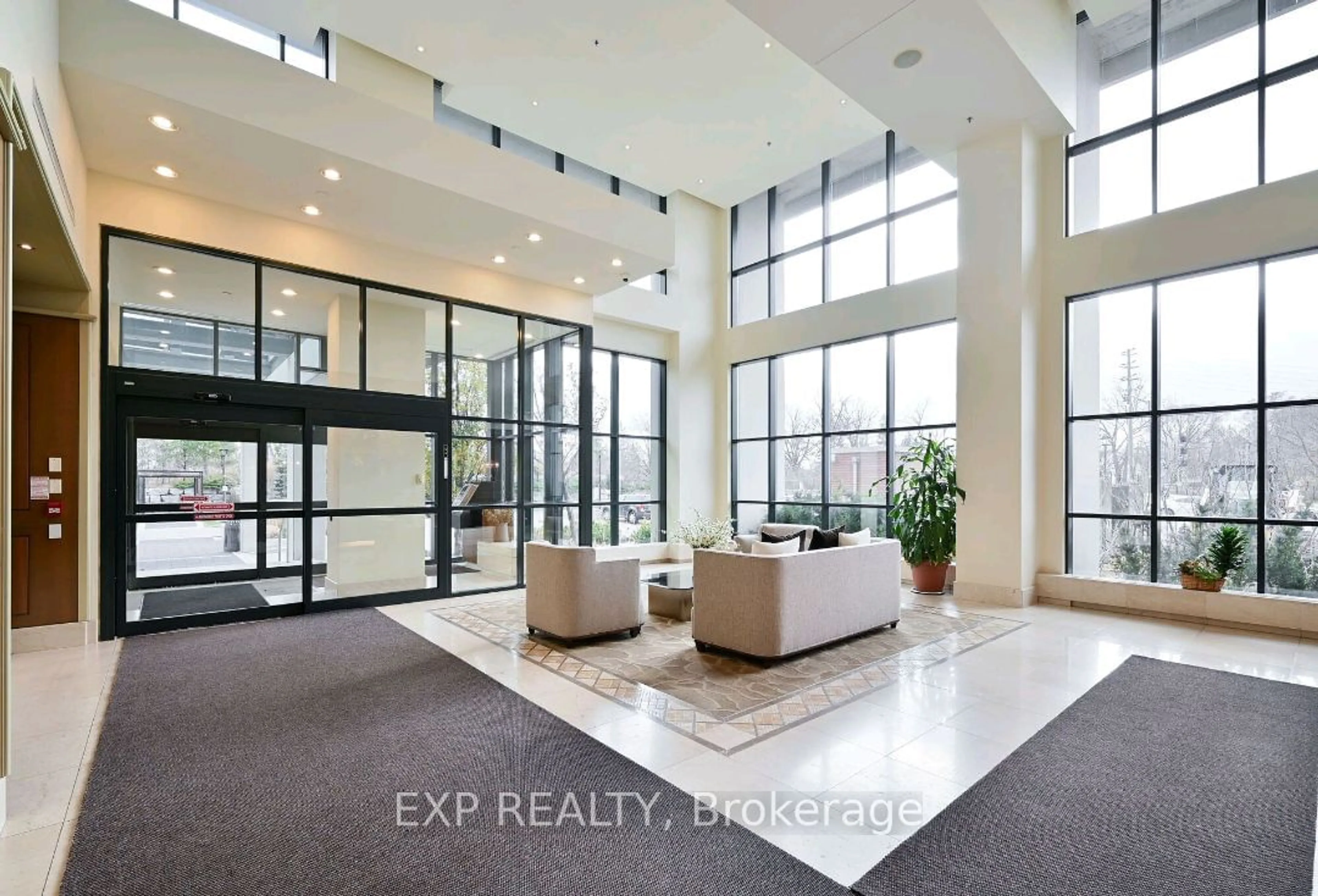 Indoor foyer for 100 John St #703, Brampton Ontario L6W 0A8