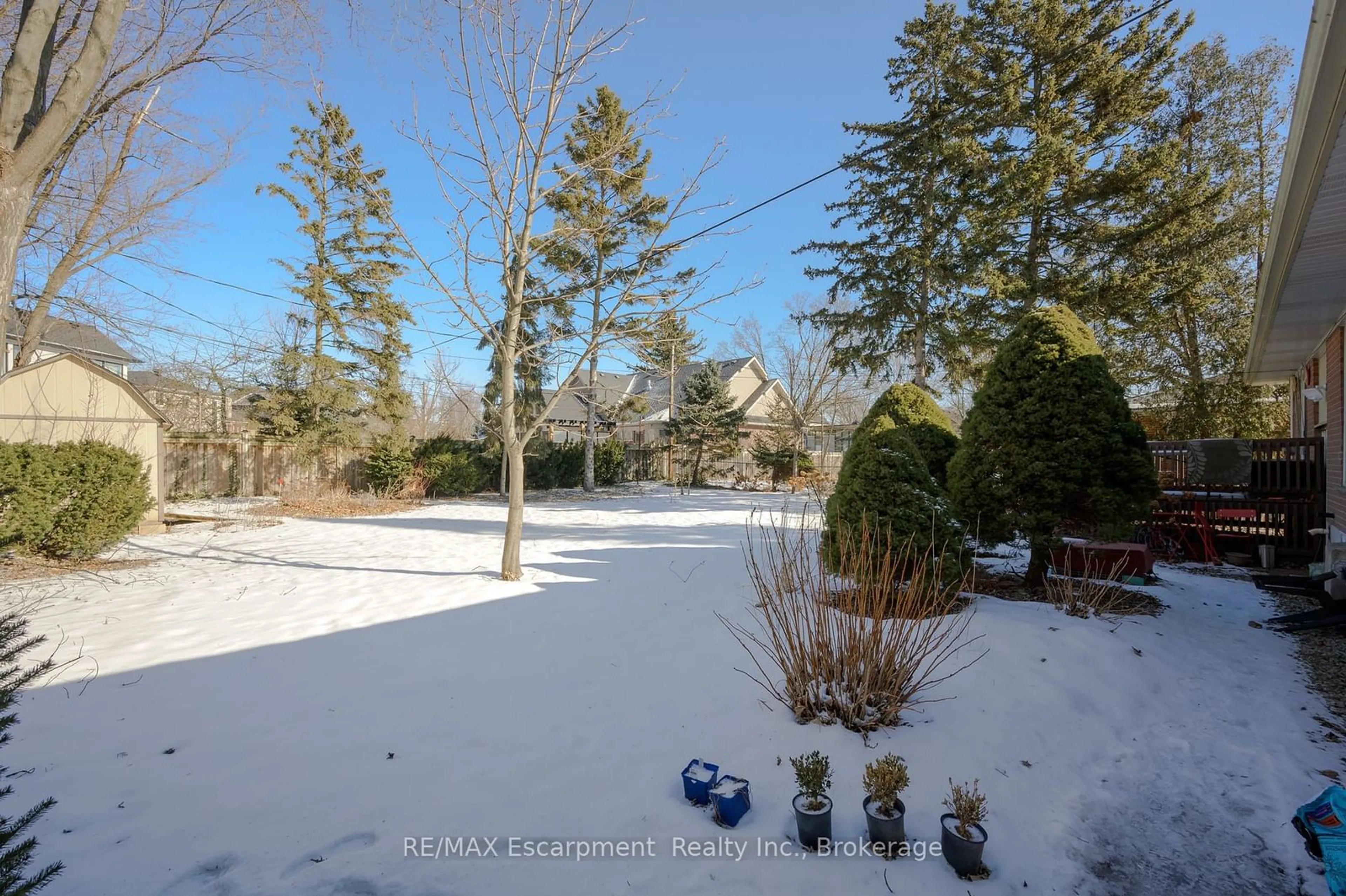 Patio, water/lake/river/ocean view for 1349 Sedgewick Cres, Oakville Ontario L6L 1X9