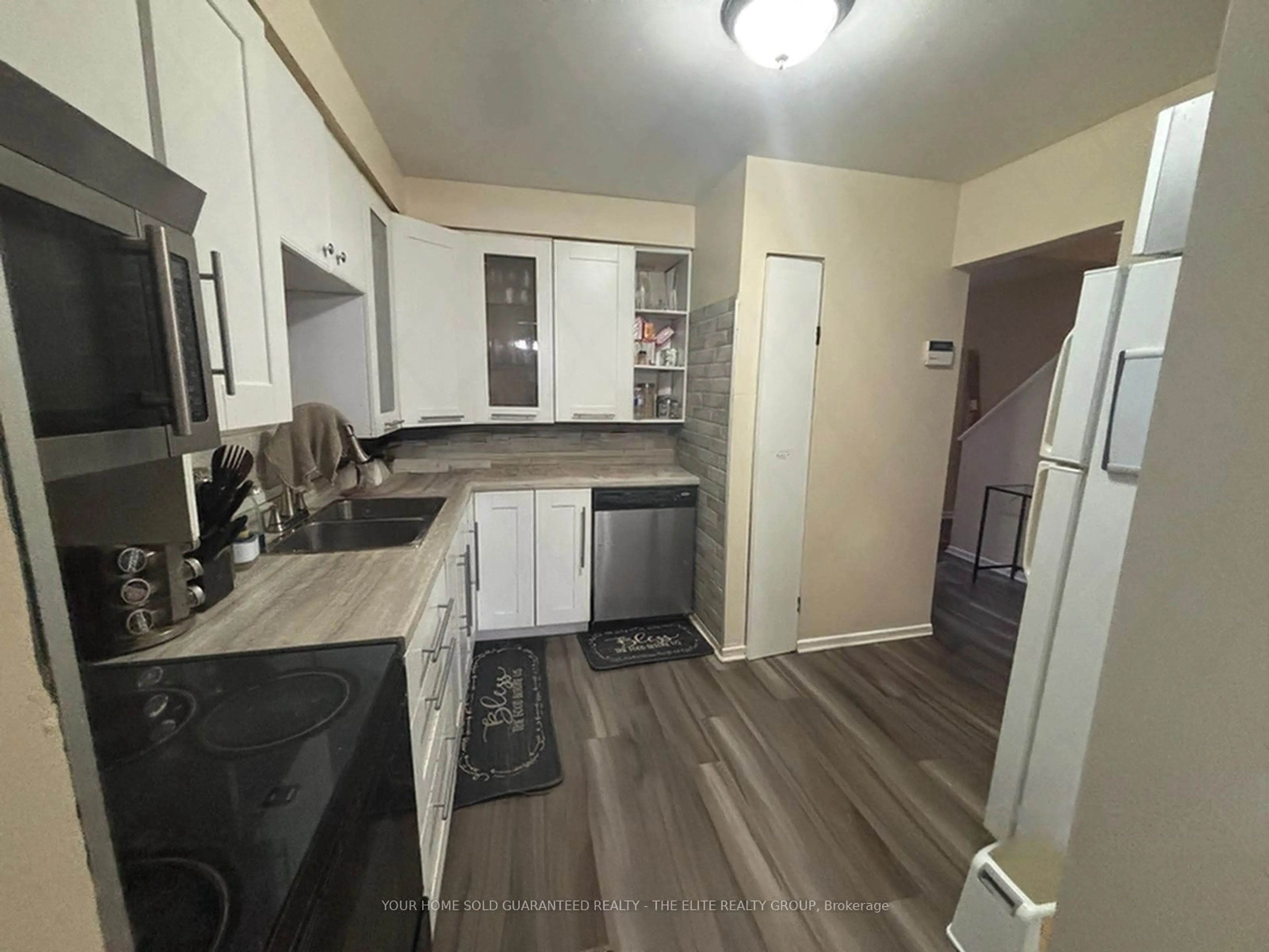 Standard kitchen, unknown for 3600 Morning Star Dr #52, Mississauga Ontario L4T 1Y5