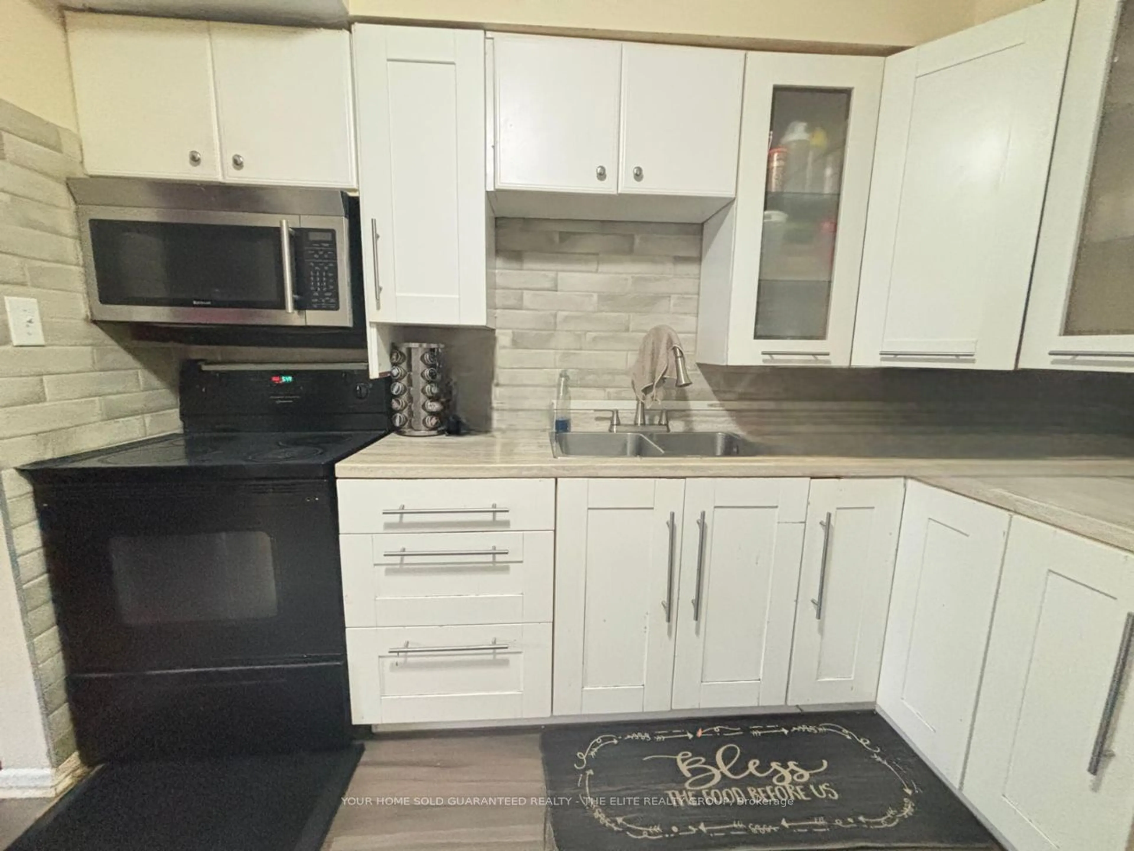 Standard kitchen, unknown for 3600 Morning Star Dr #52, Mississauga Ontario L4T 1Y5