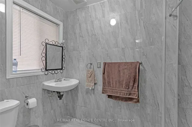 Additional image 23 of 21 Sprucelands Ave