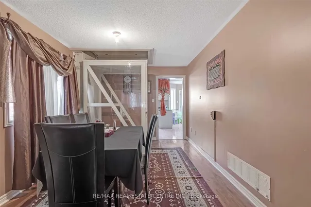 Additional image 35 of 21 Sprucelands Ave