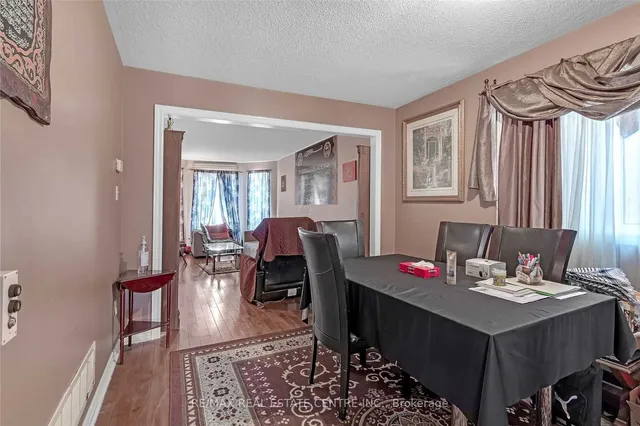 Additional image 34 of 21 Sprucelands Ave