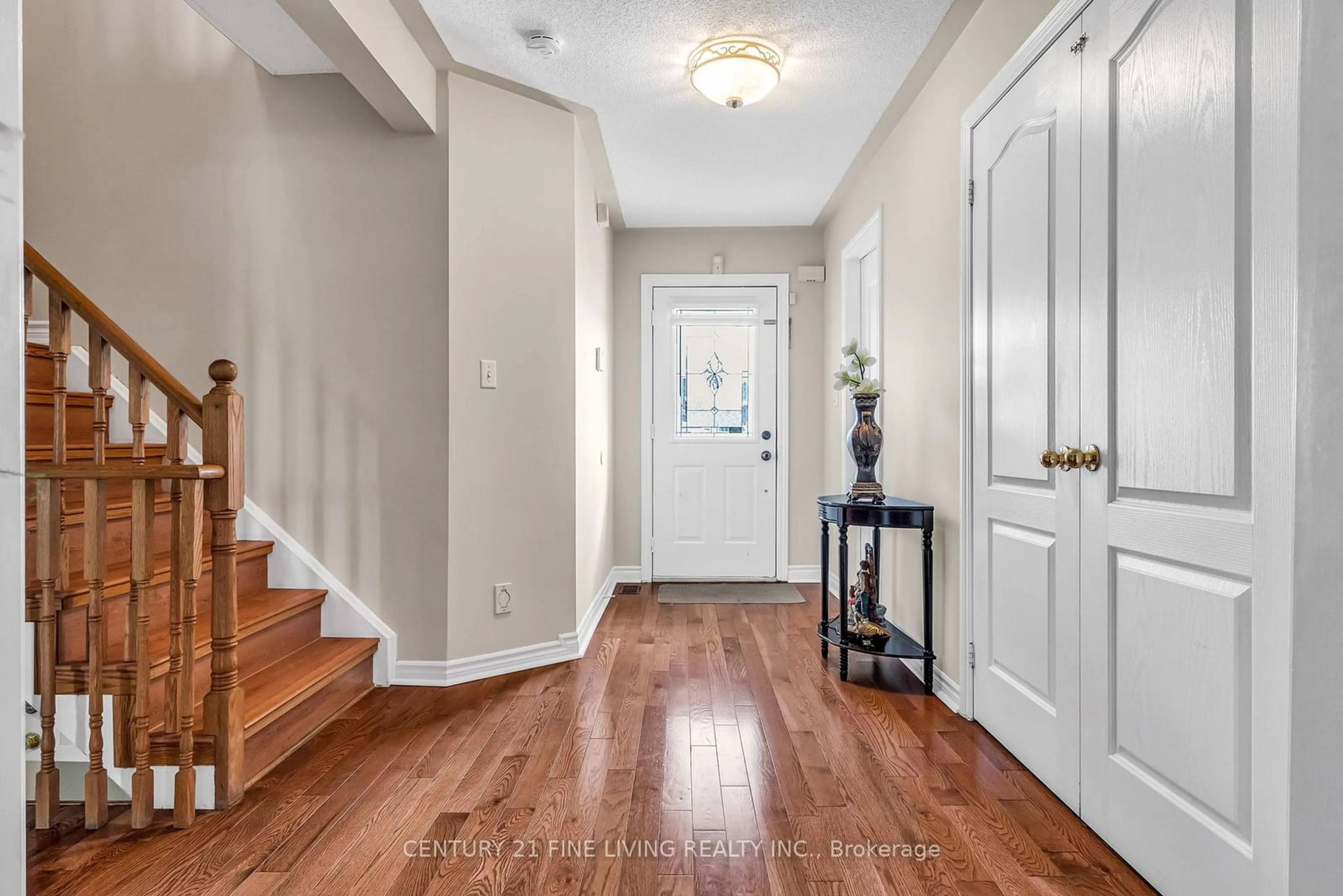 Indoor entryway for 8 Jolley Crt, Caledon Ontario L7E 1W4