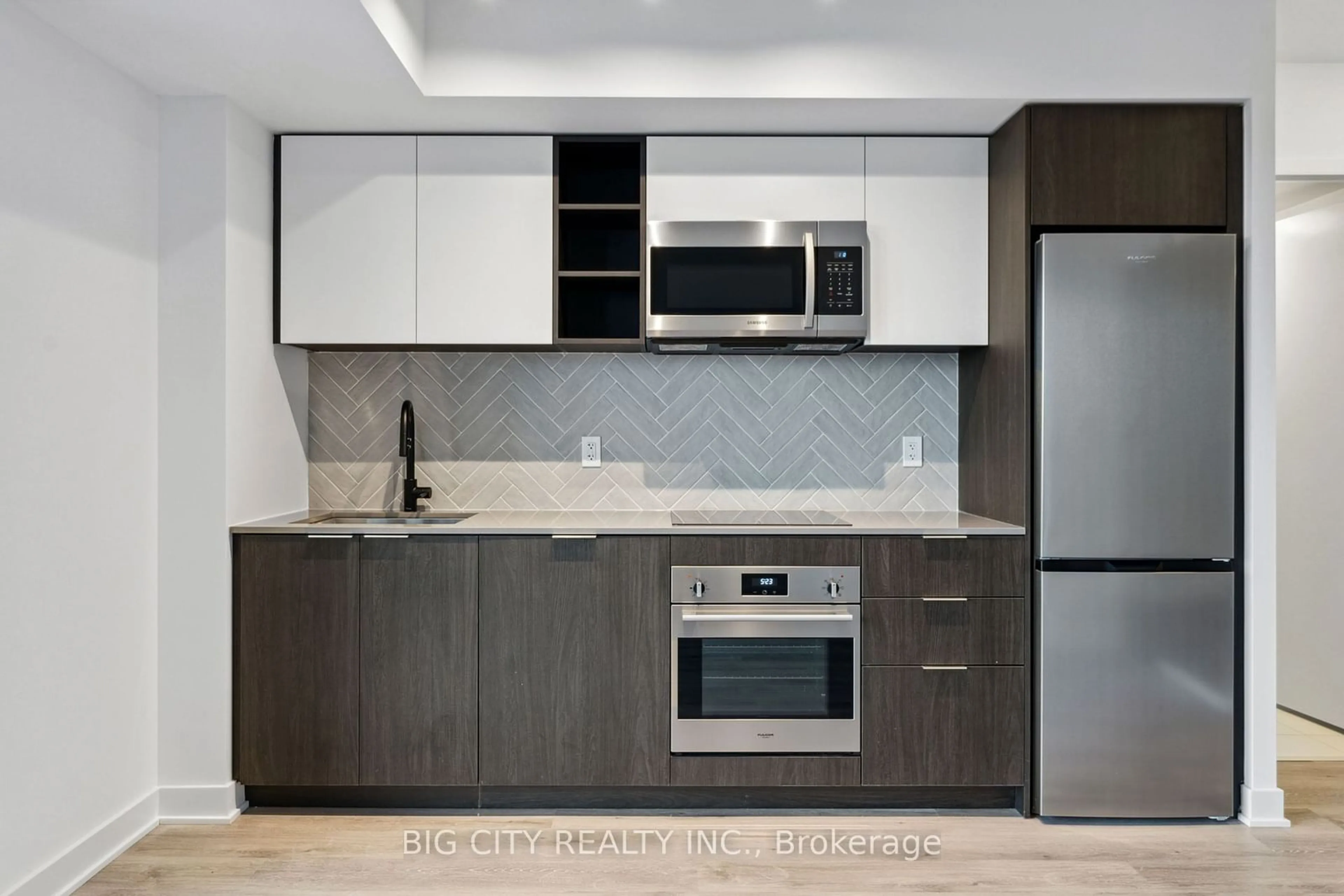 Standard kitchen, unknown for 36 Zorra St #407, Toronto Ontario M8Z 0G5