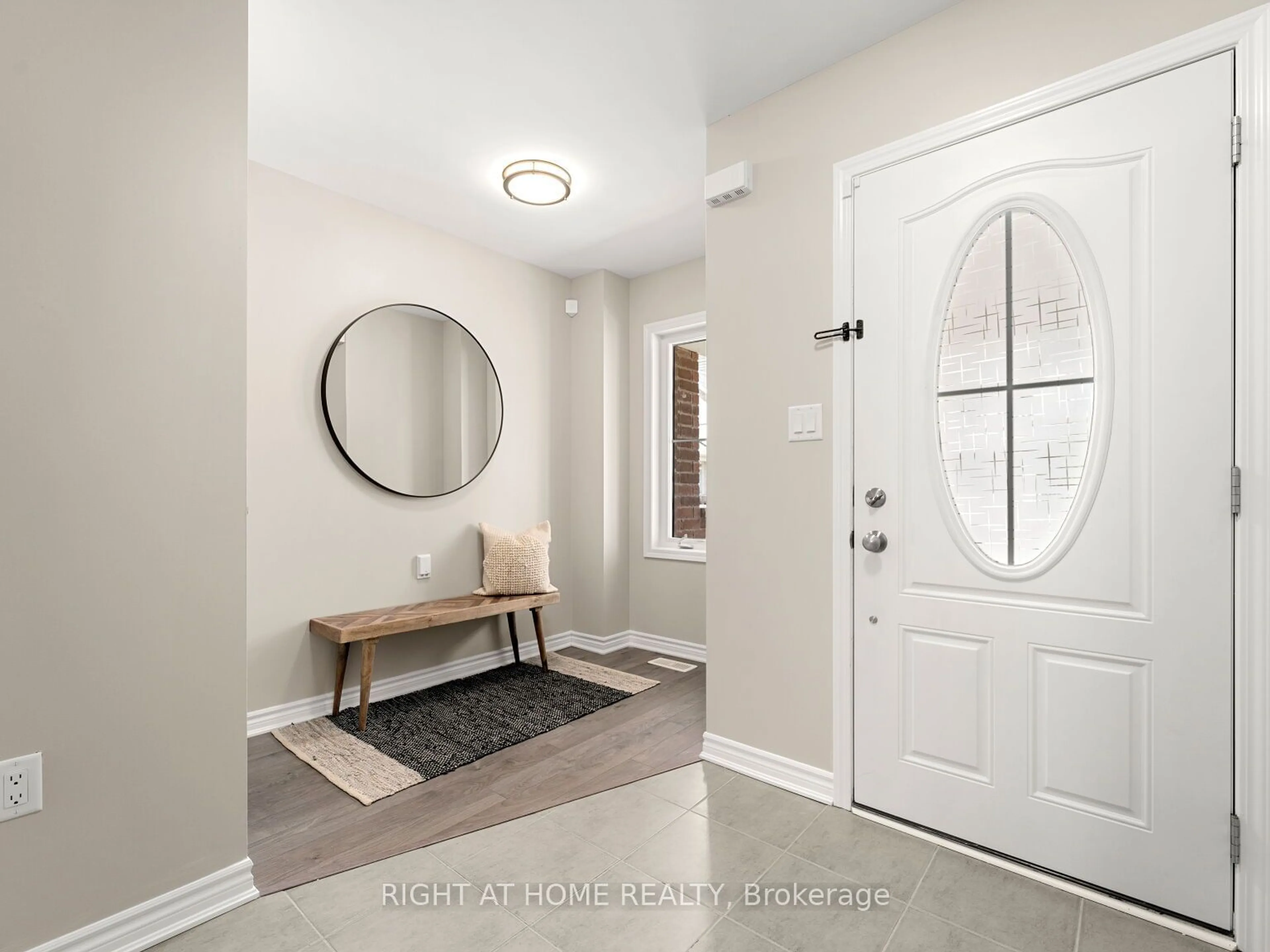 Indoor entryway for 308 Jean Landing, Milton Ontario L9E 1C6