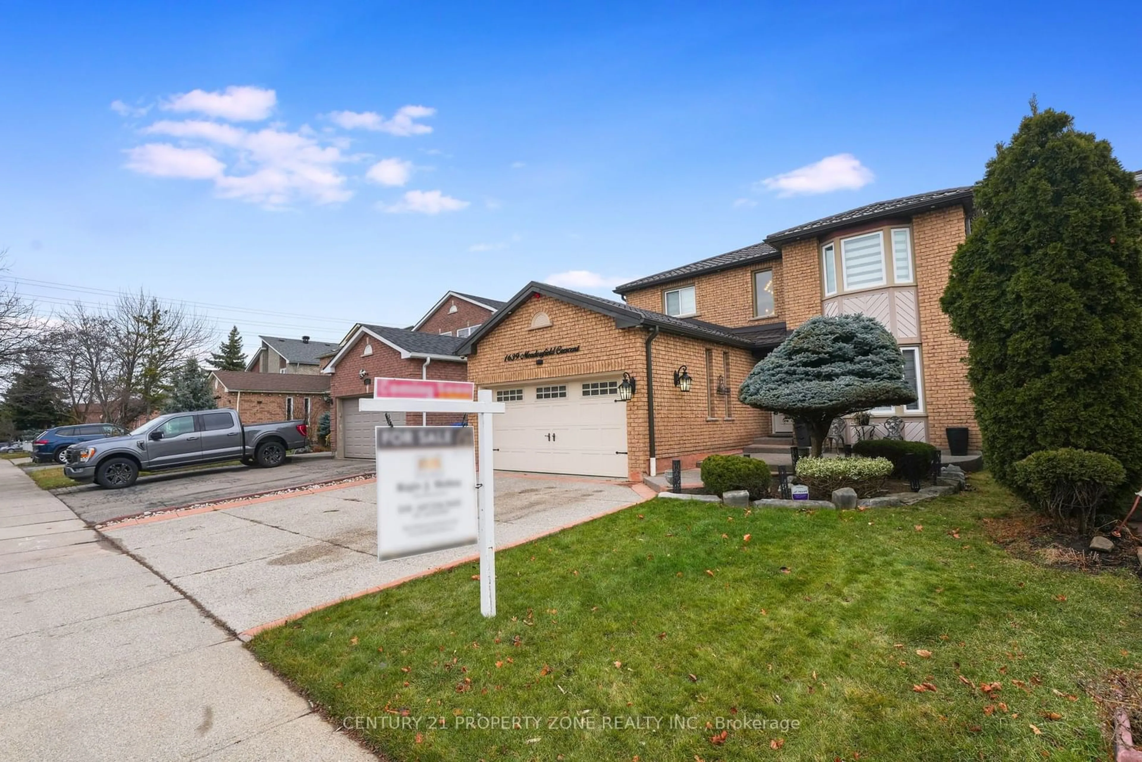 Home with brick exterior material, street for 1639 Meadowfield Cres, Mississauga Ontario L5M 4T5