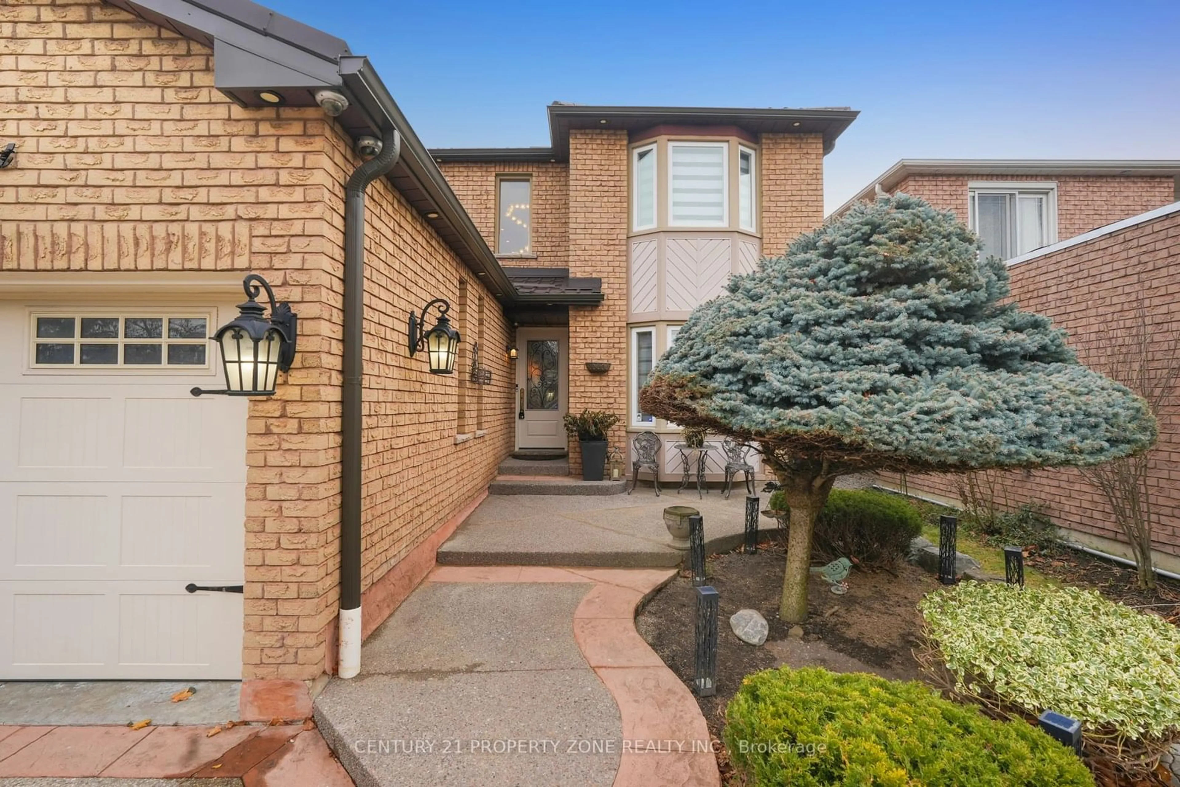 Home with brick exterior material, street for 1639 Meadowfield Cres, Mississauga Ontario L5M 4T5