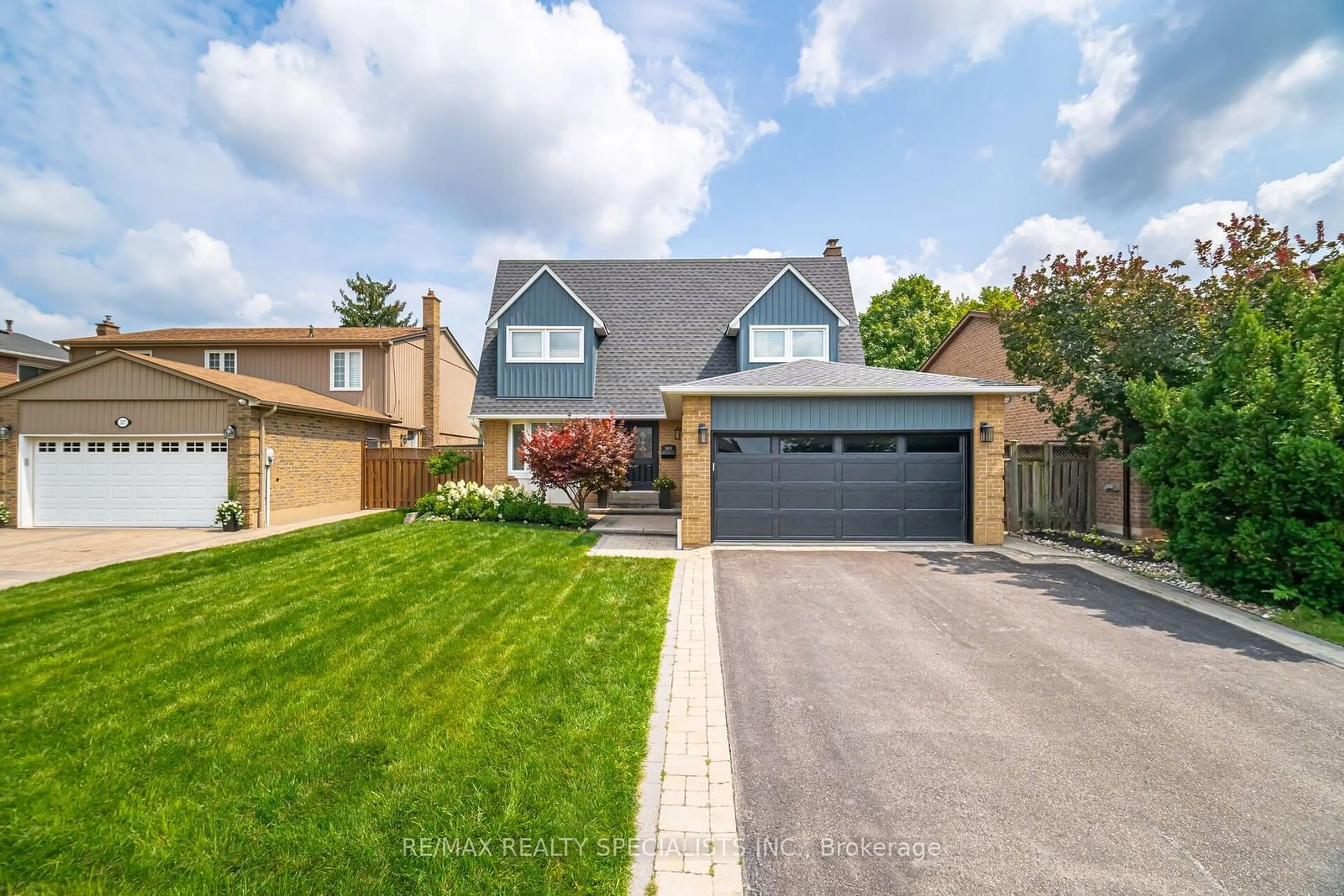 Home with brick exterior material, street for 563 Farmstead Dr, Milton Ontario L9T 4M6