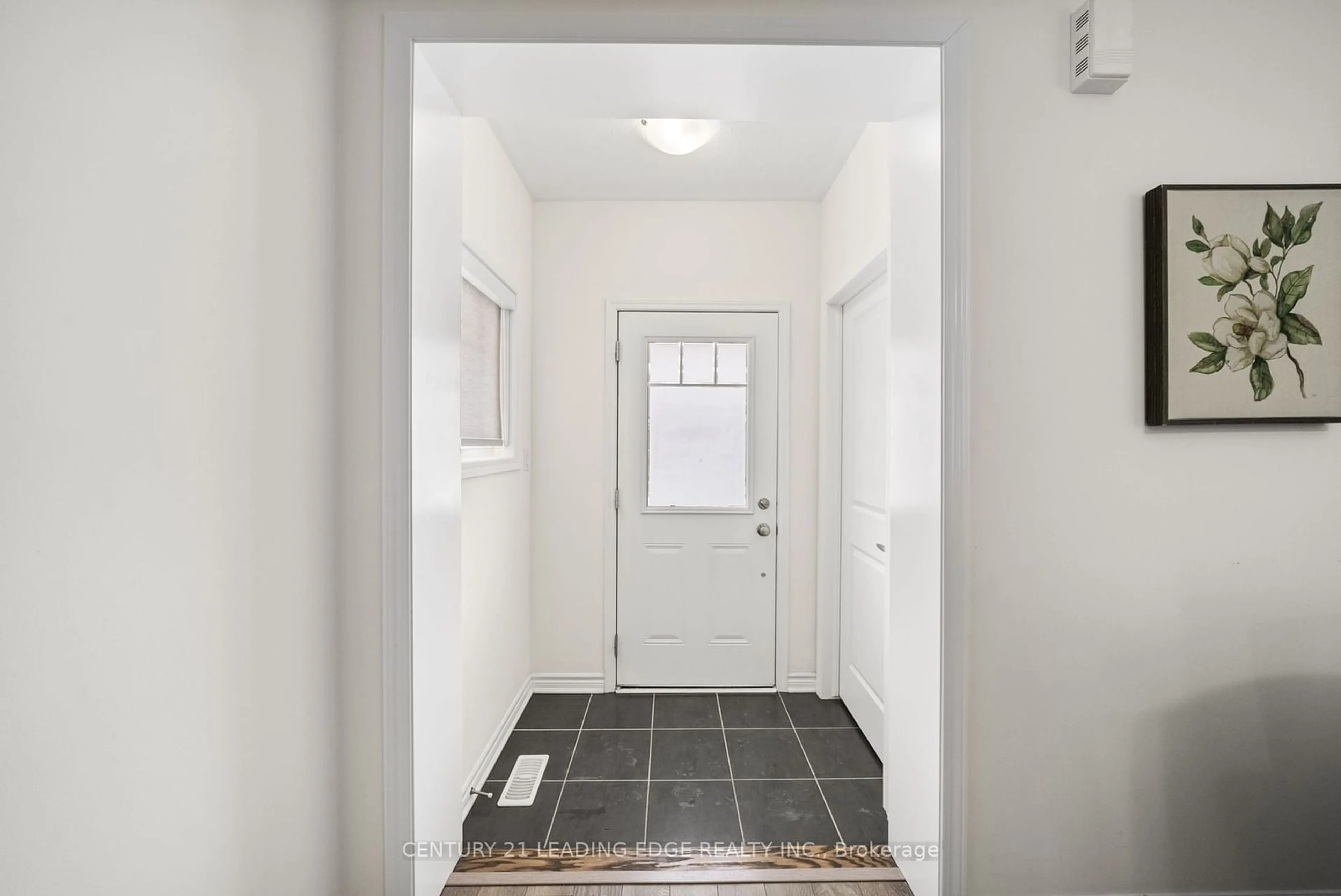 Indoor entryway for 307 Beasley Terr, Milton Ontario L9E 1C4